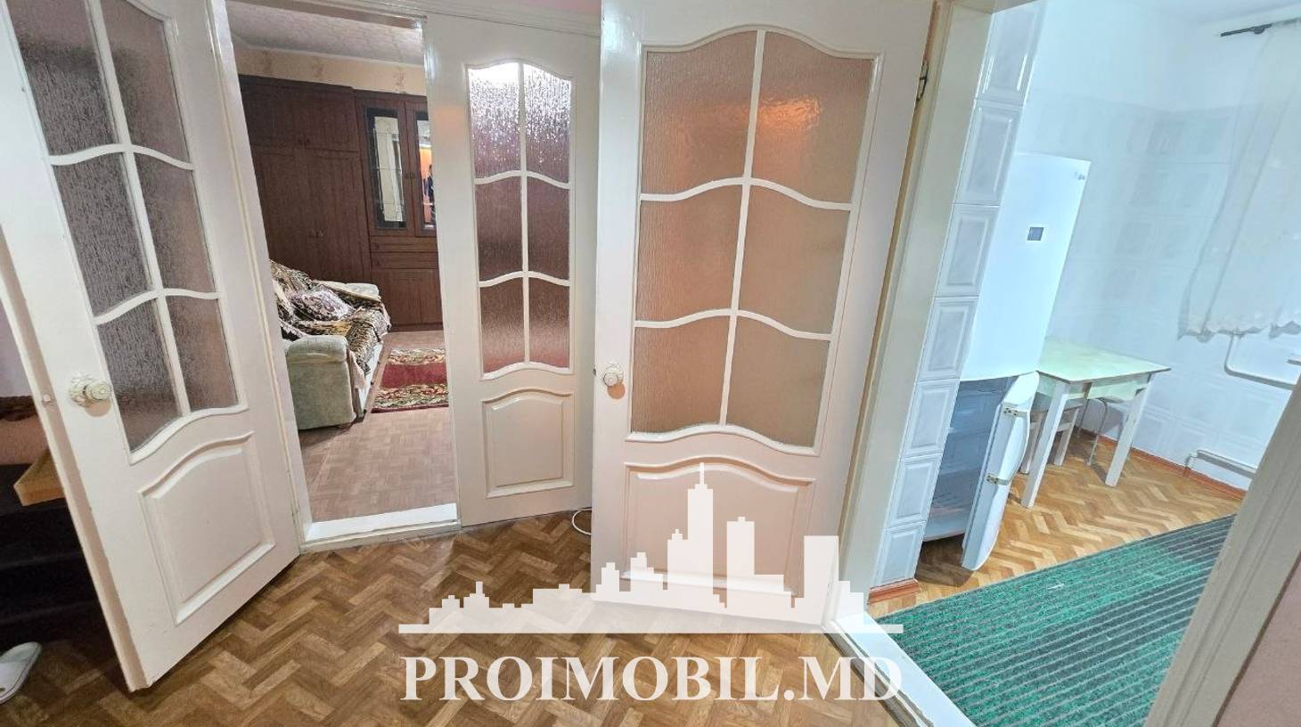 https://images.proimobil.md/f7R39kLrRVpYeh1LQO3MJkItJakW51kqOn-WaejBN_E/watermark:0.75:so:0:30:0.39/resize:fill:1460:816:1/gravity:ce/bG9jYWw6Ly8vZXN0YXRlL2xyL2IxNDcxNDk1LWFlNDctNDUxYS04MmNmLWMxMWU0NWY1Y2MyNC5qcGVn