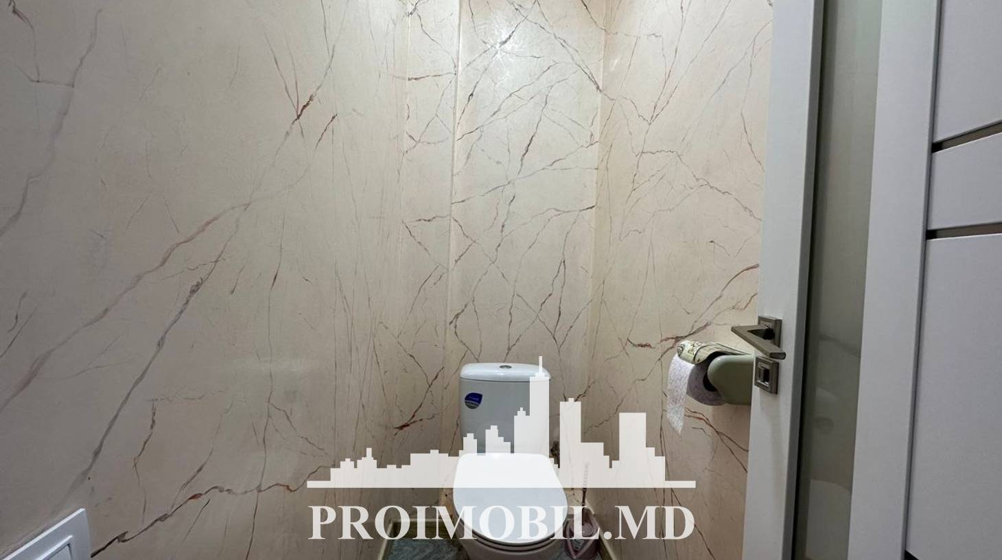 https://images.proimobil.md/f7jz-DLUC95Cf9aZBKWFhgwUFKMZhic5yB74vNCcGpo/watermark:0.75:so:0:30:0.39/resize:fill:1460:816:1/gravity:ce/bG9jYWw6Ly8vZXN0YXRlL2xyLzZkMjJiY2FmLWFmOWUtNDY2ZS1iZjE5LTE1OWJjYzY4Yjg3ZC5qcGVn