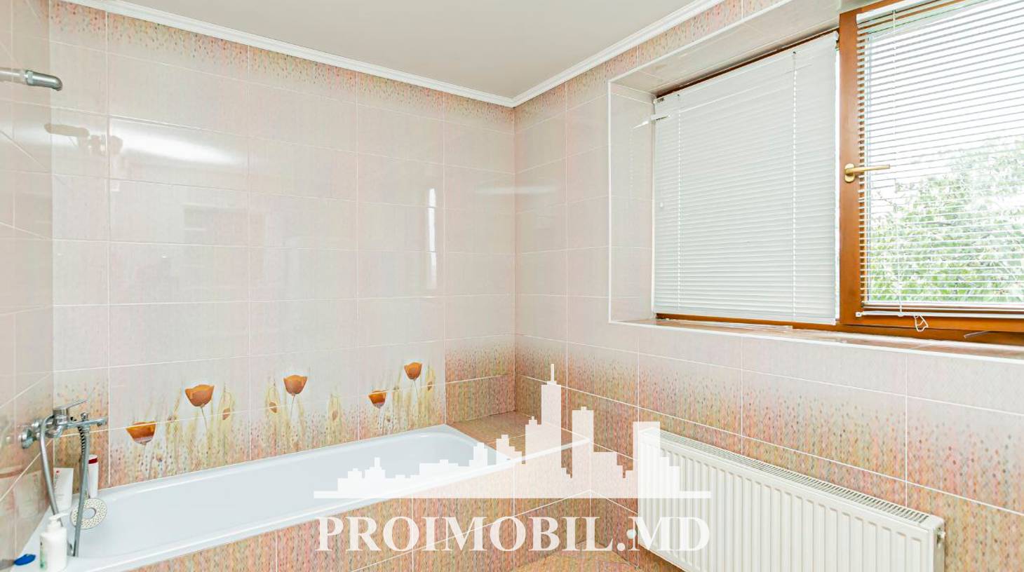 https://images.proimobil.md/f7qzVyngxIjCuXEYm3pyuv13UFBhQMXDne7qOvqKjD0/watermark:0.75:so:0:30:0.39/resize:fill:1460:816:1/gravity:ce/bG9jYWw6Ly8vZXN0YXRlL2xyLzk4ZjAzMTRmLTlhZDgtNGFlYi05NzdhLWM1NTJjMjEwMmY1YS5qcGVn
