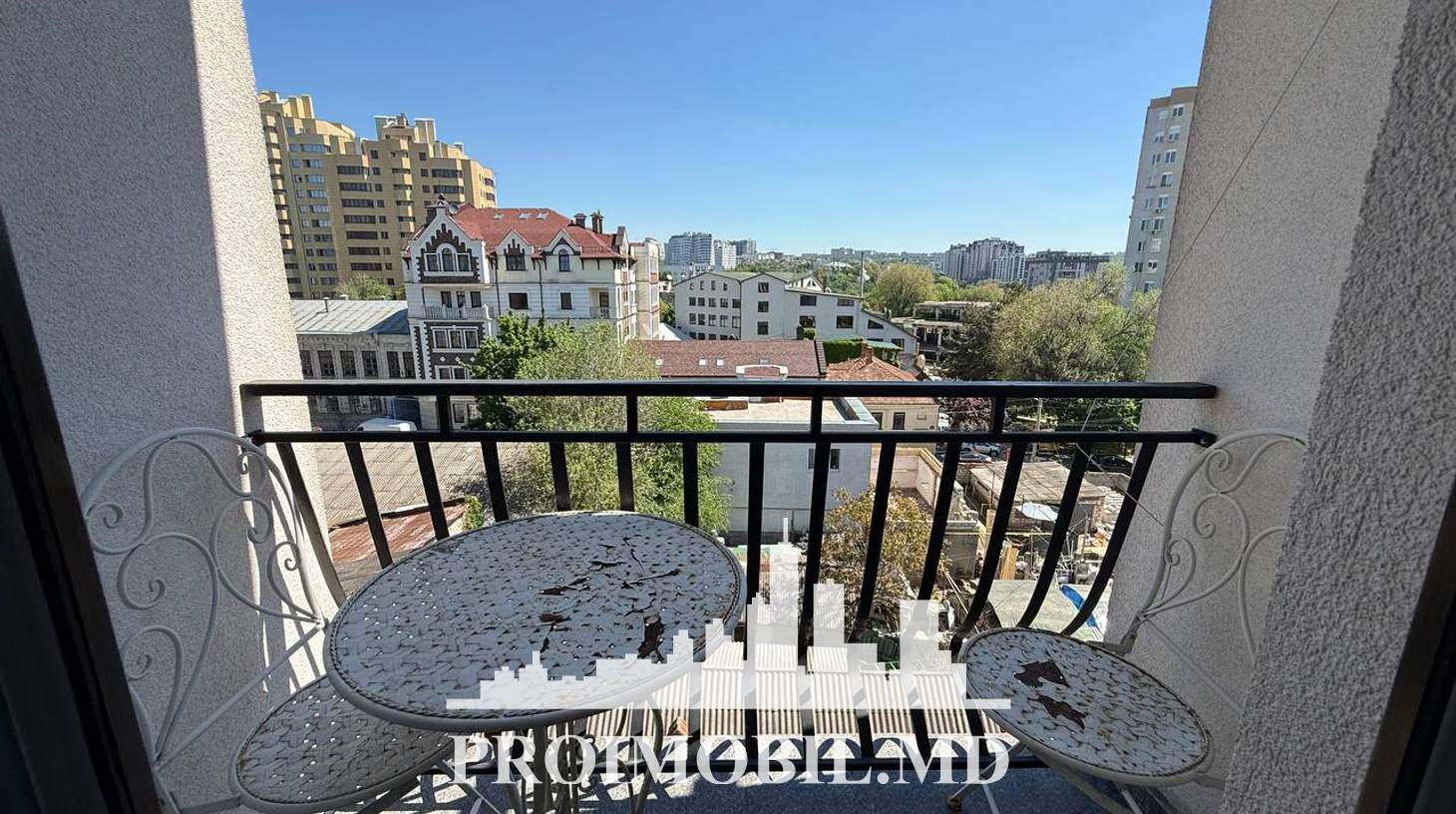 https://images.proimobil.md/f9p1R4ixnIKzp5IF2ZlzSCL2v9k436RxaKl0Y5DULHc/watermark:0.75:so:0:30:0.39/resize:fill:1460:816:1/gravity:ce/bG9jYWw6Ly8vZXN0YXRlL2xyL2UwMjRmNDQyLWY0MTktNDFiZS04N2IxLTM4ZjBmMWQyMTM3NS5qcGVn