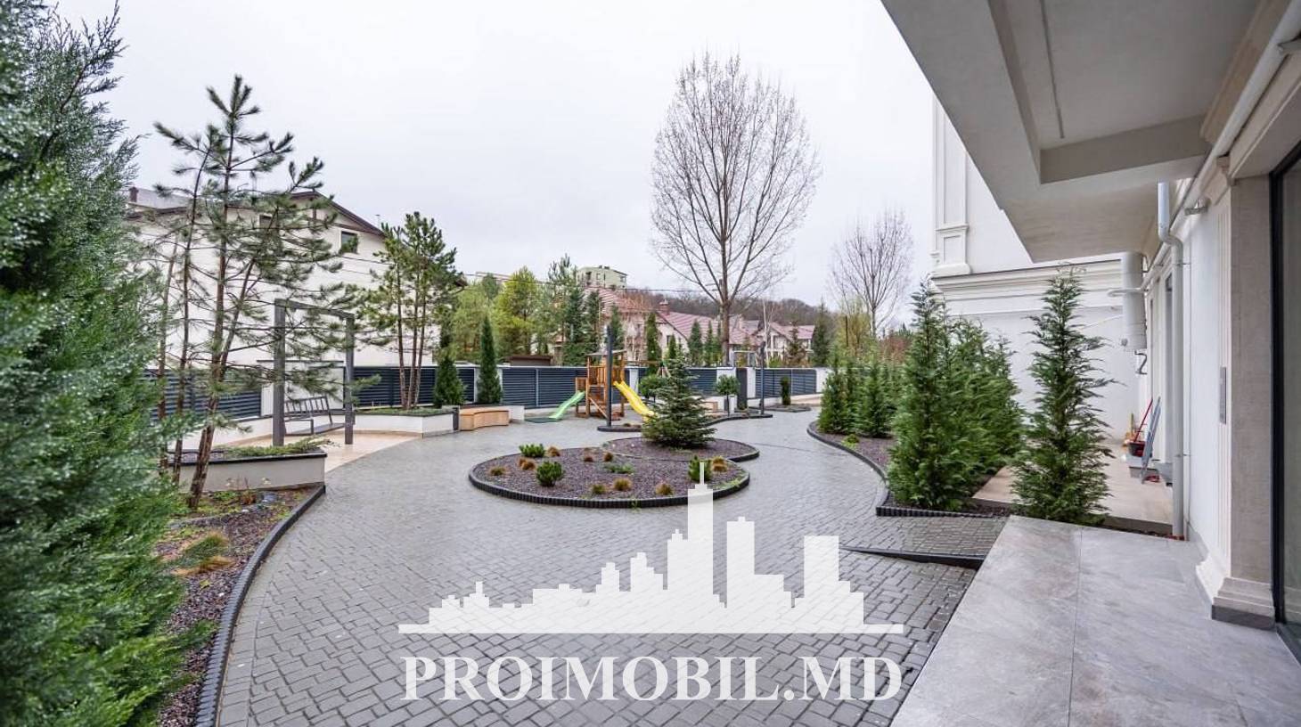 https://images.proimobil.md/fC6gu7HhgZz6f2UNNNHM2-SumWVxverfzTQ6VfI2SAM/watermark:0.75:so:0:30:0.39/resize:fill:1460:816:1/gravity:ce/bG9jYWw6Ly8vZXN0YXRlL2xyLzczM2IwZGM5LTUxZmMtNDJiOS1iOTZlLWIyMjdkY2IyOGQzNC5qcGVn