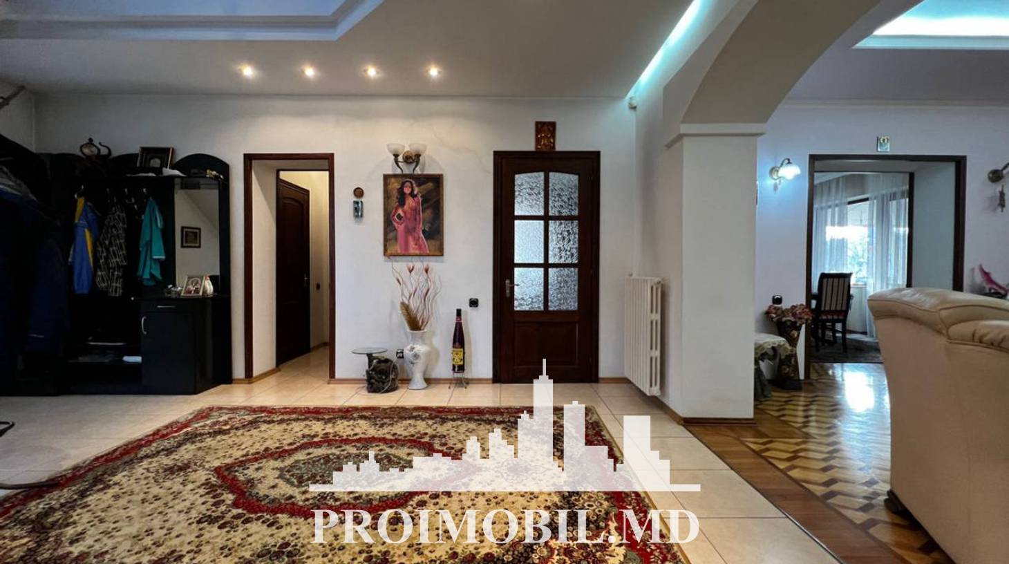 https://images.proimobil.md/fCIJjusMAFlhzfx1g9C-fxflKGueuO00ydCSWj-i0q0/watermark:0.75:so:0:30:0.39/resize:fill:1460:816:1/gravity:ce/bG9jYWw6Ly8vZXN0YXRlL2xyL2Y5OWVkNTY5LWY5YjMtNDc4My1hYWM5LTliYWIwZDc5NjI1MS5qcGVn
