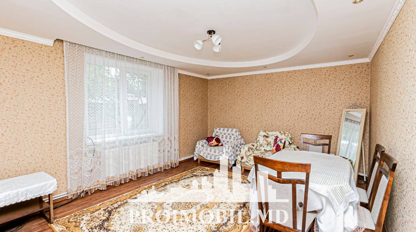 https://images.proimobil.md/fCx1AjKBNI7cA1e8B11SIv_7774aJCEr7yHR2VDNmXc/watermark:0.75:so:0:30:0.39/resize:fill:1460:816:1/gravity:ce/bG9jYWw6Ly8vZXN0YXRlL2xyLzIzM2ExYzg1LTJiMmItNDk0MC1iZGE4LWFmNDgwN2UyYjFjYi5qcGVn