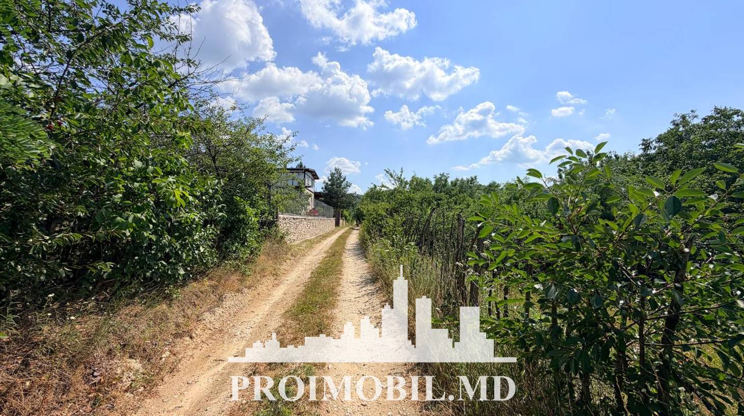 https://images.proimobil.md/fF3DKA4OpjNJ4jH6Lx7A3di6_9K_hXPzlvbygiMojd8/watermark:0.75:so:0:30:0.39/resize:fill:1460:816:1/gravity:ce/bG9jYWw6Ly8vZXN0YXRlL2xyLzdlODQ4OTYyLTM3ZTMtNGRhMy1hM2QyLTU4NjVkZjc1NzBjOS5qcGVn