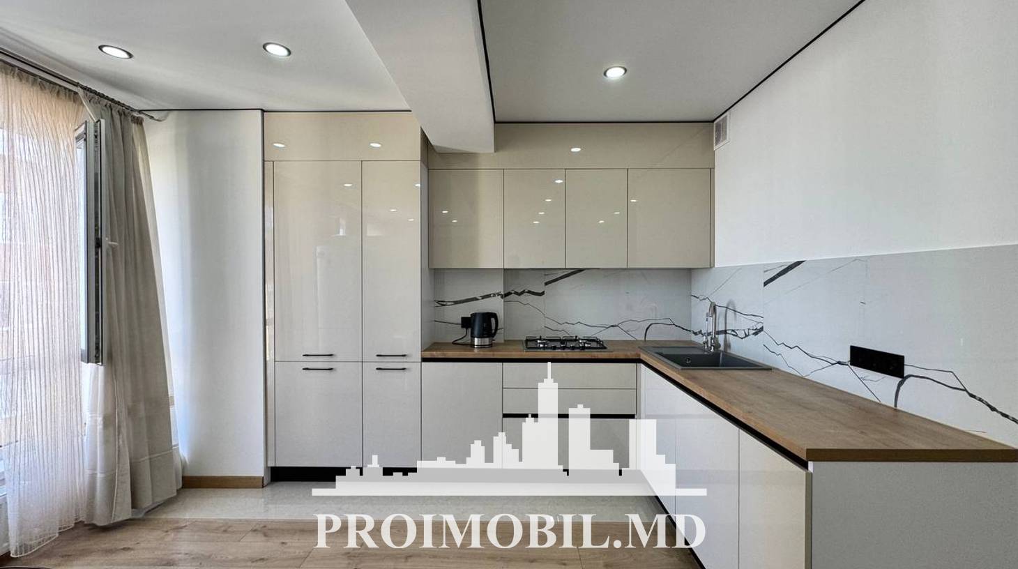 https://images.proimobil.md/fFSMS01e29LZnSmXwD_aPz-wjDPBecFy_wJy1wPbzdM/watermark:0.75:so:0:30:0.39/resize:fill:1460:816:1/gravity:ce/bG9jYWw6Ly8vZXN0YXRlL2xyLzNkMGU2ZmU4LTc4OGYtNDM5NC05NjgwLTIyZTc3ZmI0YWVjYi5qcGVn