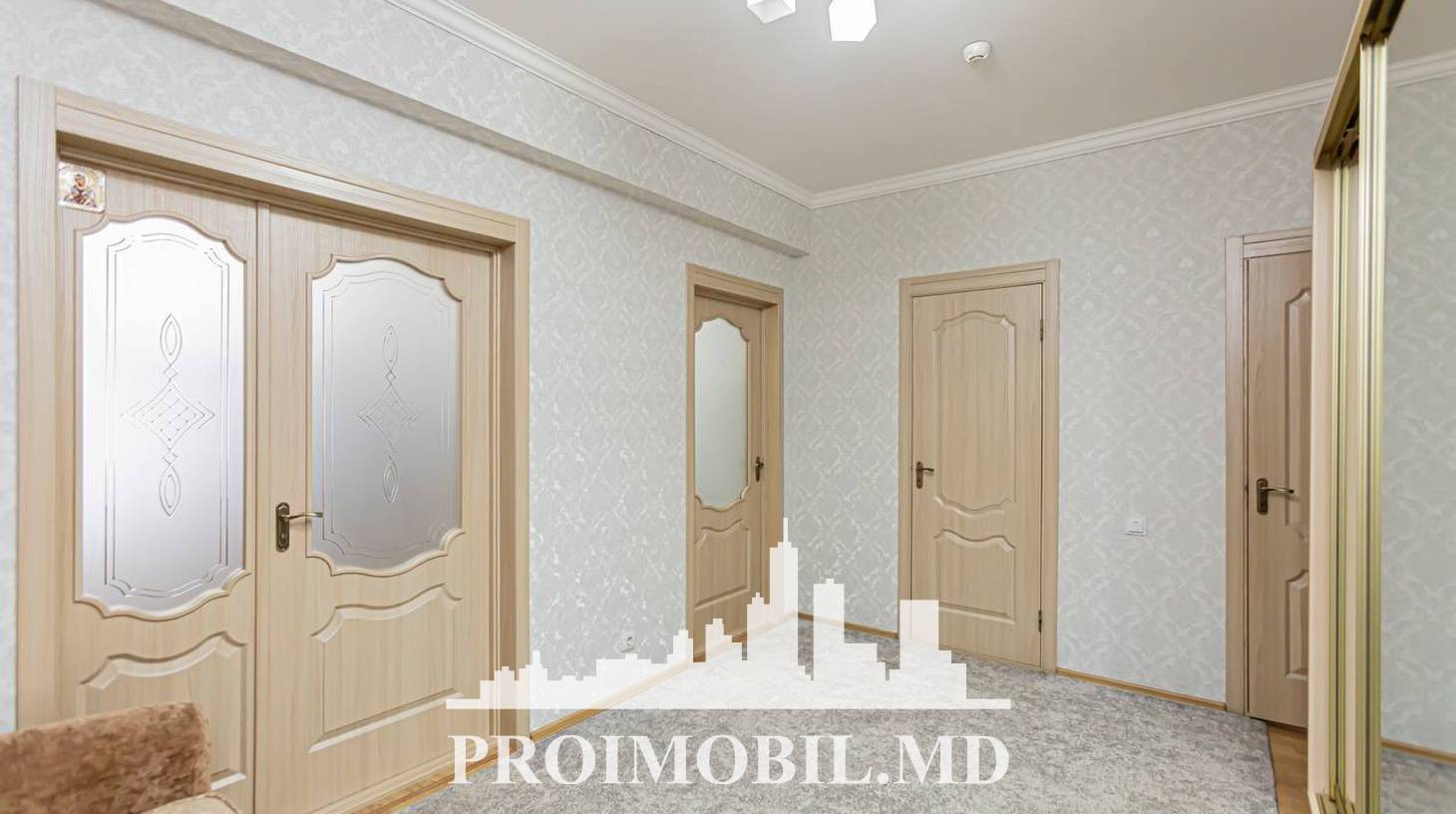 https://images.proimobil.md/fFy2v5mxFK9t4fOR_pqvDzdQd4LVQ6ItD5BWCw5t9No/watermark:0.75:so:0:30:0.39/resize:fill:1460:816:1/gravity:ce/bG9jYWw6Ly8vZXN0YXRlL2xyLzVkMmVhYWI1LWZmMWMtNGNiMi1hYjRmLWI1NTVjZjU5NWJhNy5qcGVn