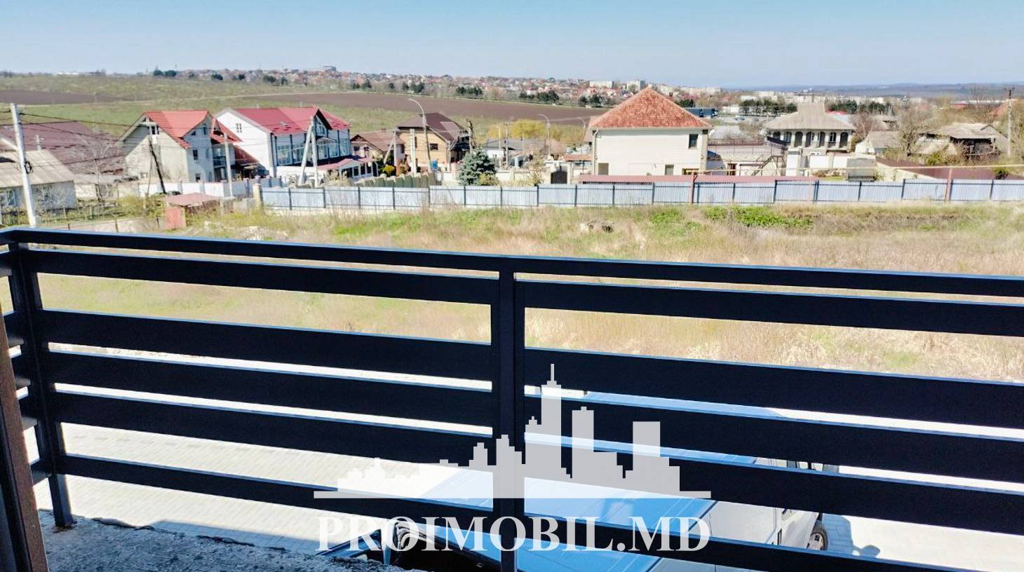 https://images.proimobil.md/fG-MnFq8sraytGsu5--6y2di-BWmMUFcd_DEu-i9Xo8/watermark:0.75:so:0:30:0.39/resize:fill:1460:816:1/gravity:ce/bG9jYWw6Ly8vZXN0YXRlL2xyL2JkNjU1NmVkLWNhM2MtNDczMS1hMjJkLWRmNTdkNjJjNWYxYS5qcGVn