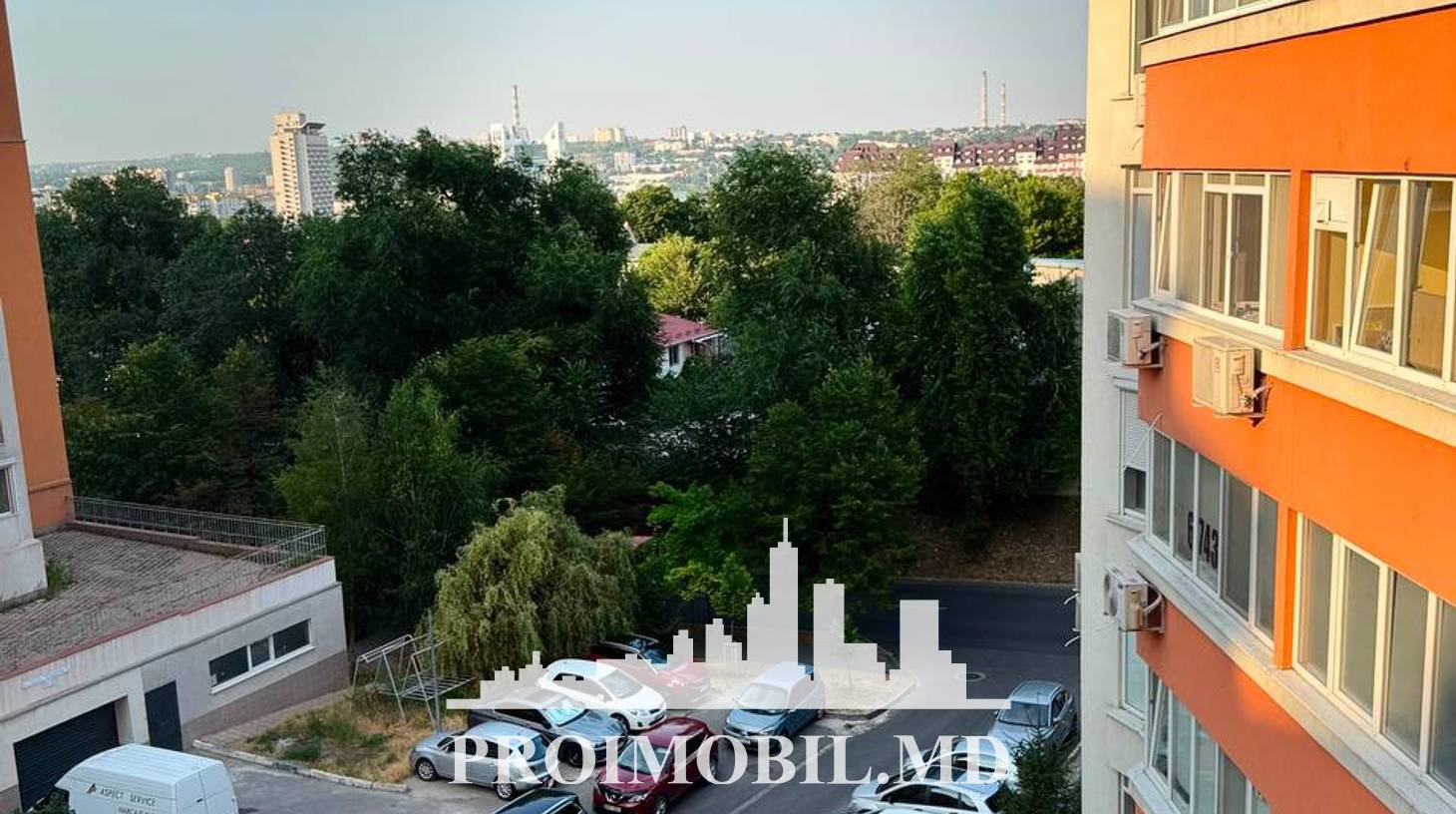 https://images.proimobil.md/fK3iyr543ZmO3G_tS_7OKrWVev_mszX3cYHrBCuoE-k/watermark:0.75:so:0:30:0.39/resize:fill:1460:816:1/gravity:ce/bG9jYWw6Ly8vZXN0YXRlL2xyL2UzZGJhN2ViLTA3NTYtNDE0Ny05NGY4LTJiNmY0MWJlNjMwNi5qcGVn