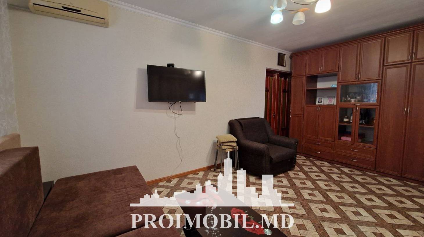 https://images.proimobil.md/fQRGyHbZtKUwqt9ZBn1YD9xLKYoe2Edj1P8CPSCbdaA/watermark:0.75:so:0:30:0.39/resize:fill:1460:816:1/gravity:ce/bG9jYWw6Ly8vZXN0YXRlL2xyL2JiY2I0NWQ3LTQ0ZTUtNDhiYi05MGI3LTU5MGFmZWIwNGVhMC5qcGVn