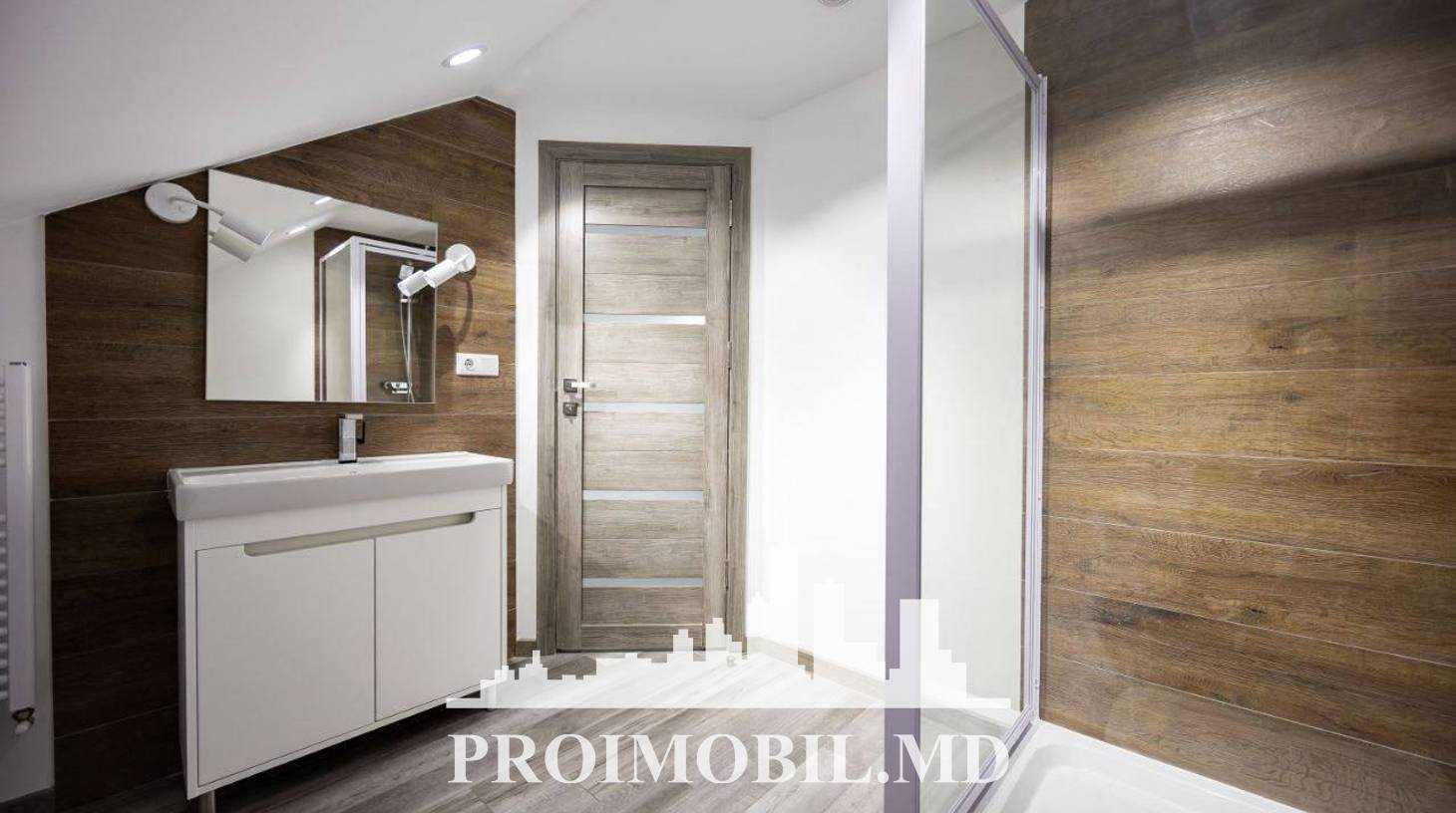 https://images.proimobil.md/fQf9dhcyB3ob47dlgnQvtISlrMxeYF5C7ehur10TebA/watermark:0.75:so:0:30:0.39/resize:fill:1460:816:1/gravity:ce/bG9jYWw6Ly8vZXN0YXRlL2xyL2M3ZThhY2M4LWM1ODQtNDM5MC1hM2M0LTAyYWFhZTgxNjcyNy5qcGVn