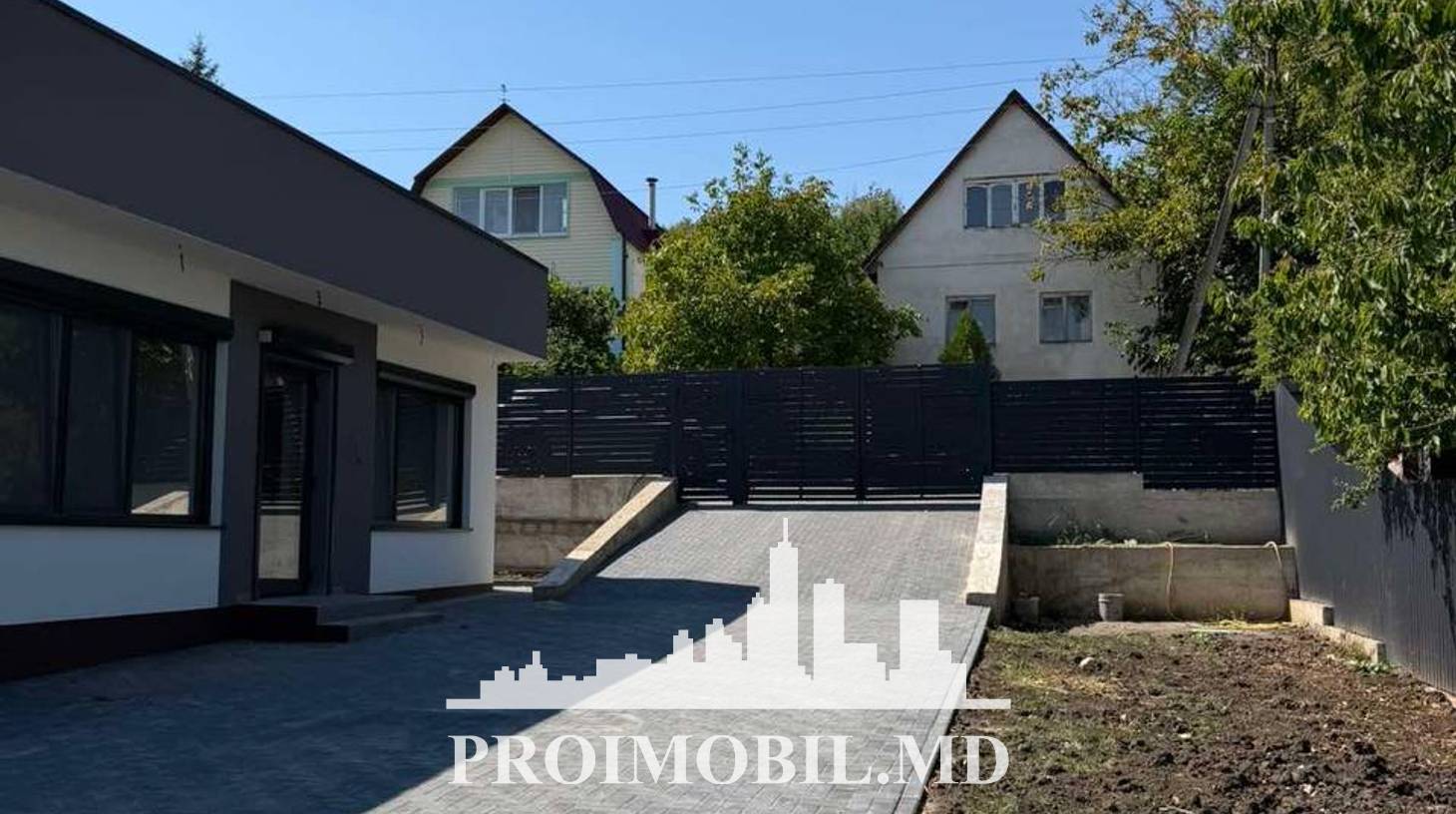 https://images.proimobil.md/fVxU3koAXdoe_NMWywo-ln9xykid5Urg0hloySsLgeM/watermark:0.75:so:0:30:0.39/resize:fill:1460:816:1/gravity:ce/bG9jYWw6Ly8vZXN0YXRlL2xyL2UzNTU4ZmU5LTk5YmItNDgyNS05YTFiLWExM2Y2NDBmMTIxNi5qcGVn