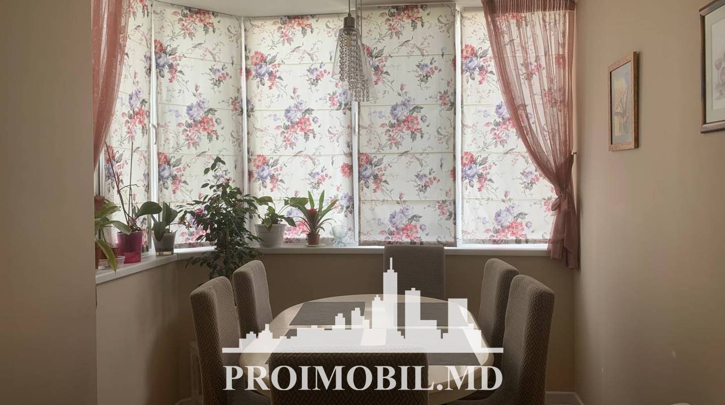 https://images.proimobil.md/fYka8f4kiJmo5z10j-BWm3iEV4VNTq5tI590EN8QzjI/watermark:0.75:so:0:30:0.39/resize:fill:1460:816:1/gravity:ce/bG9jYWw6Ly8vZXN0YXRlL2xyLzlhZmVkOTA4LWM1MTQtNDU0NS1iMTgwLTI3ZGE3YzU4YTkzOS5qcGVn
