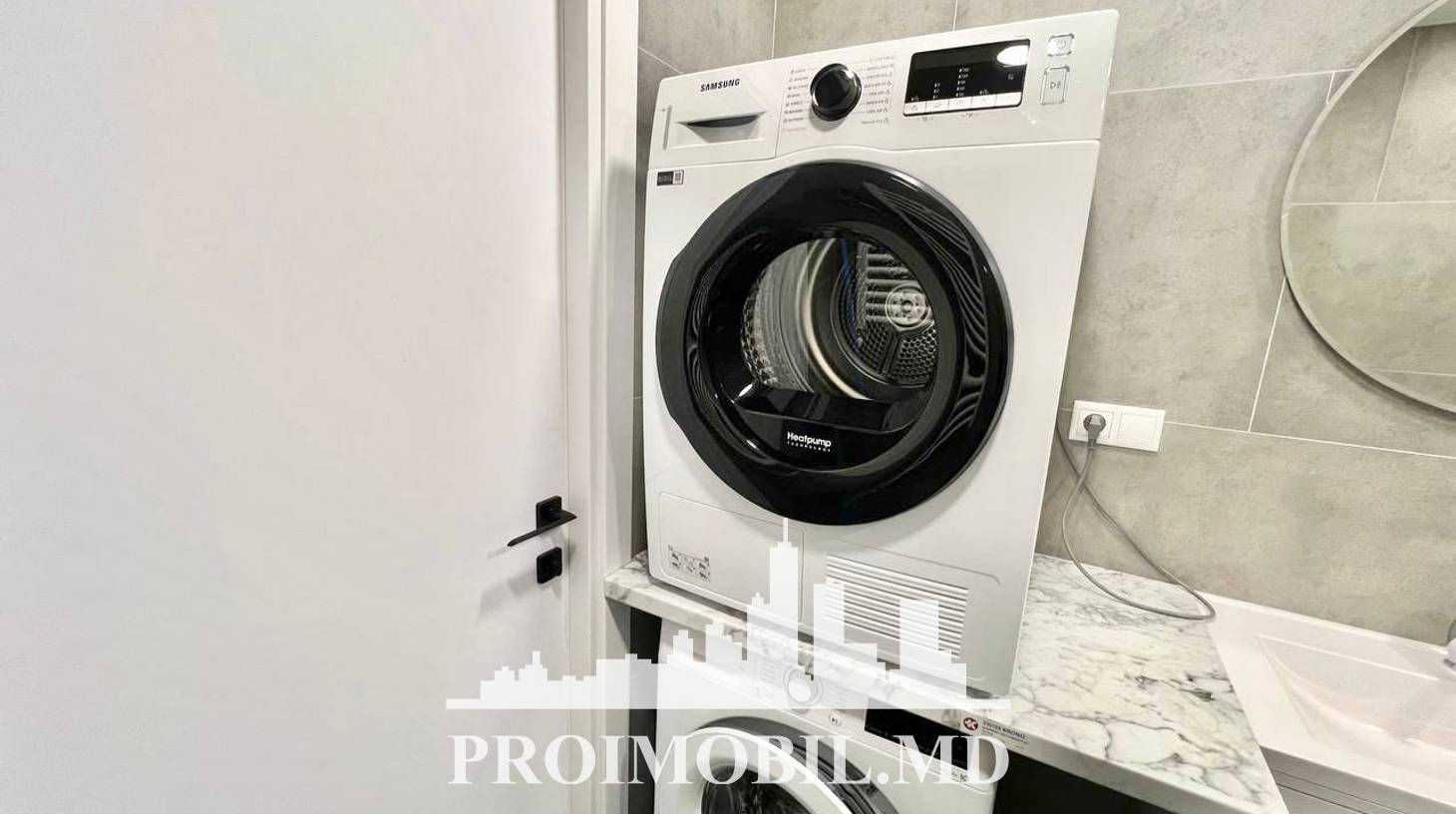 https://images.proimobil.md/fc-UVwfK-ZbxJdW9FcXBia8YwsMvDCB0ZnASNCnr_oA/watermark:0.75:so:0:30:0.39/resize:fill:1460:816:1/gravity:ce/bG9jYWw6Ly8vZXN0YXRlL2xyLzQ3MWMyZGZjLTBhMzctNGFkMS05Y2NmLTRlYTM2ODg0YTFiOC5qcGVn