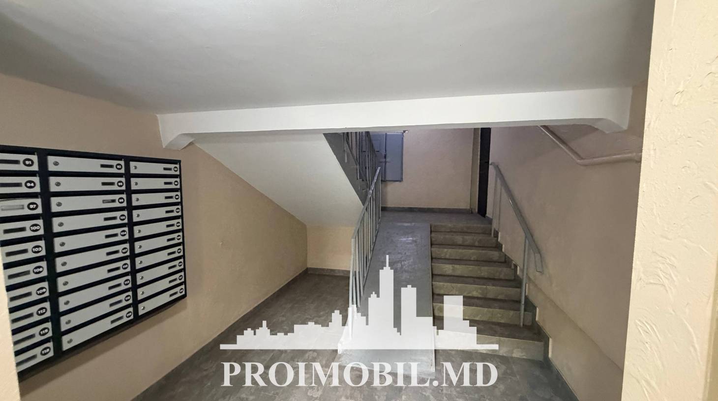 https://images.proimobil.md/fc4XPbPhQD8NqdQFWHmhR7amWoYO1doCB5Yht0eVYac/watermark:0.75:so:0:30:0.39/resize:fill:1460:816:1/gravity:ce/bG9jYWw6Ly8vZXN0YXRlL2xyLzQ2OTI0MDYxLTZjMWItNDEwMy04NWI5LTk0MDE2NmU2MTVmYS5qcGVn