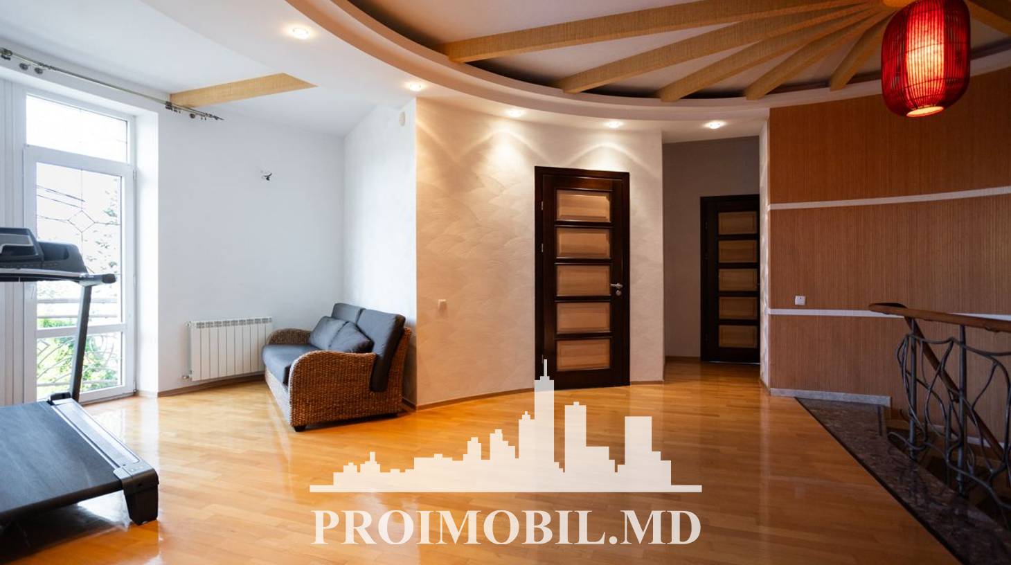 https://images.proimobil.md/fcHKuaC-SgA4SfY982Fx6b8lRcz01mVV5PBNccAkVG0/watermark:0.75:so:0:30:0.39/resize:fill:1460:816:1/gravity:ce/bG9jYWw6Ly8vZXN0YXRlL2xyLzMzZDQ1MjZhLTBmYjUtNDY0My05MWVjLTMwOWQzMDRlYWVhNS5qcGVn