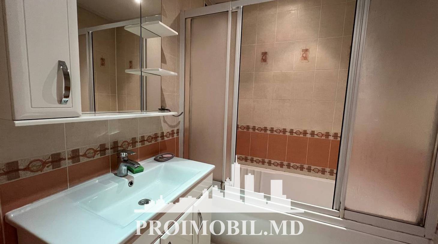 https://images.proimobil.md/fjD1pp7U1ZN_2DbRa3MnAAnavsAFK5kdmMdOutKCz4w/watermark:0.75:so:0:30:0.39/resize:fill:1460:816:1/gravity:ce/bG9jYWw6Ly8vZXN0YXRlL2xyLzc2Njk3YzZiLTZiYTQtNDcxNy05MDdlLWFlYTUwZDU5NmYyOS5qcGVn