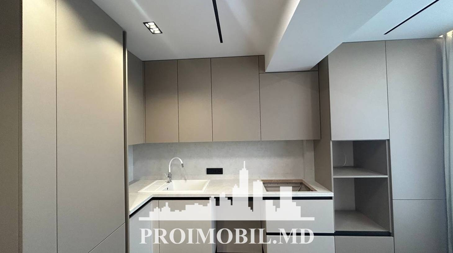 https://images.proimobil.md/fjRmSpJbfCs6Ypxw02bxfVO9PUIlYN3ZPPucNF2kQwQ/watermark:0.75:so:0:30:0.39/resize:fill:1460:816:1/gravity:ce/bG9jYWw6Ly8vZXN0YXRlL2xyL2JhOTRmMzE4LTNiNjEtNGU1OS04MzZkLWQwZDNjNWNkYjg2ZS5qcGVn