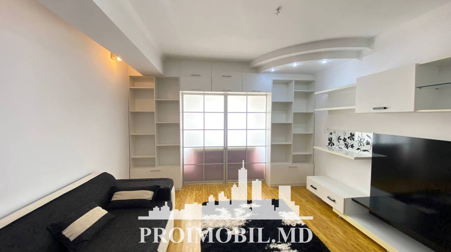 https://images.proimobil.md/fpIRCtaL9_919jYIF7ihDmXK0W3Z6O8cgkccc6KeRE8/watermark:0.75:so:0:30:0.39/resize:fill:1460:816:1/gravity:ce/bG9jYWw6Ly8vZXN0YXRlL2xyL2NkYWNjMmNjLWUyOWUtNDFjZC04MzkxLThmMTM4YTliMTJjNC5qcGVn