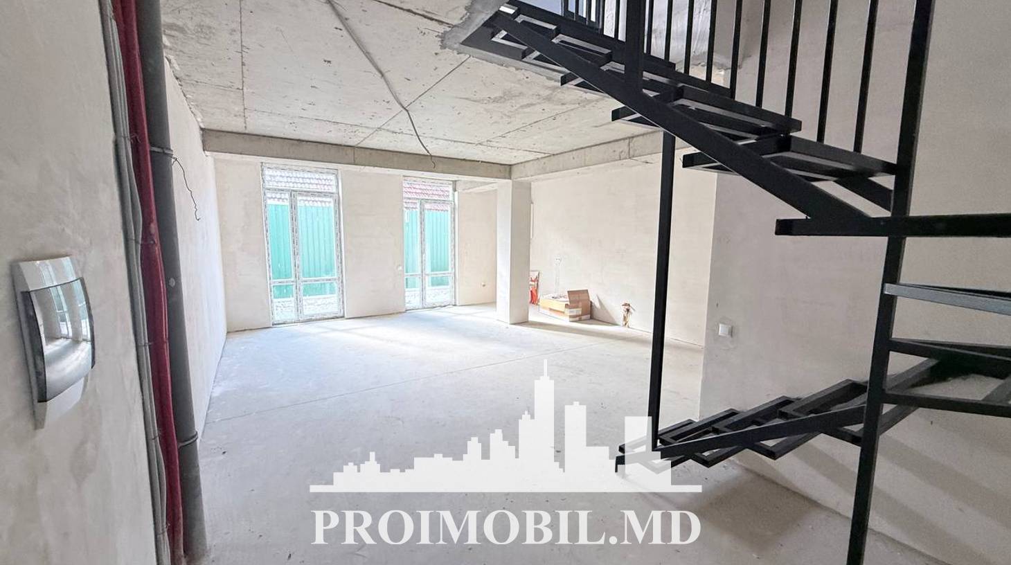 https://images.proimobil.md/ftEwtbZkuTeg5DiY_E0G-VFK-11Xd6lQ1JFErZwGxEs/watermark:0.75:so:0:30:0.39/resize:fill:1460:816:1/gravity:ce/bG9jYWw6Ly8vZXN0YXRlL2xyLzJkMjI4MGUxLTQwYjAtNGNkNi1iYjdhLThkMTY5NzIxNjc0YS5qcGVn