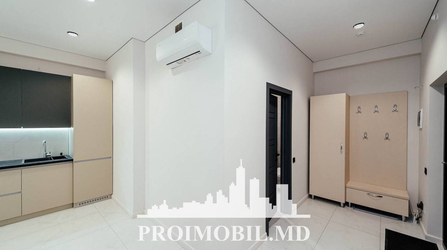https://images.proimobil.md/ftacyUeTwScX_NCrS8zV9LAviOmjqs0VBH9GnURj5_k/watermark:0.75:so:0:30:0.39/resize:fill:1460:816:1/gravity:ce/bG9jYWw6Ly8vZXN0YXRlL2xyLzg2ZjY3MjExLWJkM2EtNDI1Yy1iODk5LTVlYmJmMjExYjRkNi5qcGVn