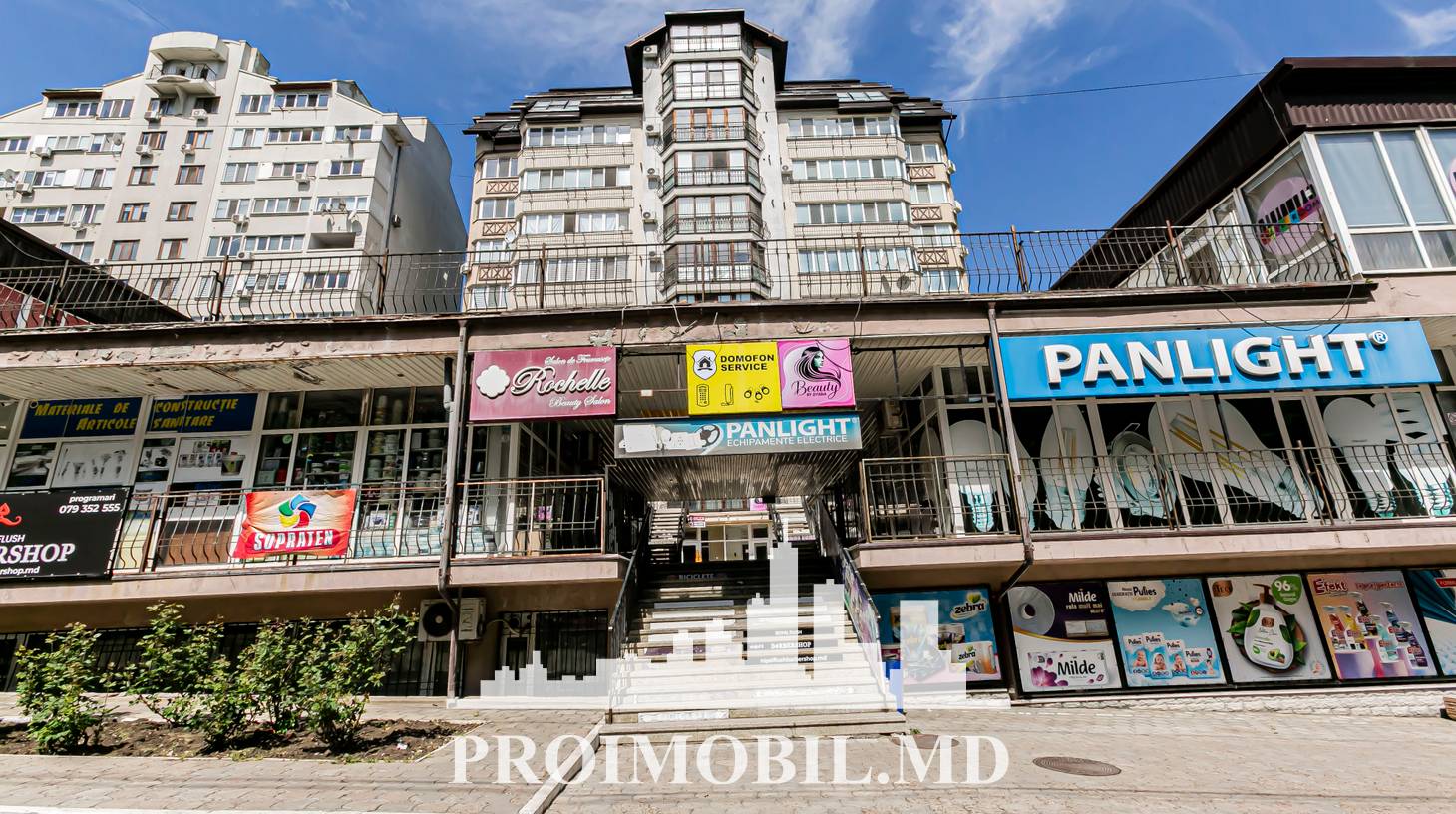 https://images.proimobil.md/fuP5W39sebMrtUkpLDmawKjqK_lXG4kdD8iUSrNUe3o/watermark:0.75:so:0:30:0.39/resize:fill:1460:816:1/gravity:ce/bG9jYWw6Ly8vZXN0YXRlL2xyLzdkYzM5ZjUxLTdhZWMtNDg4Ni05NGUxLWI5ODdmNDFkOTM3Yi5qcGVn