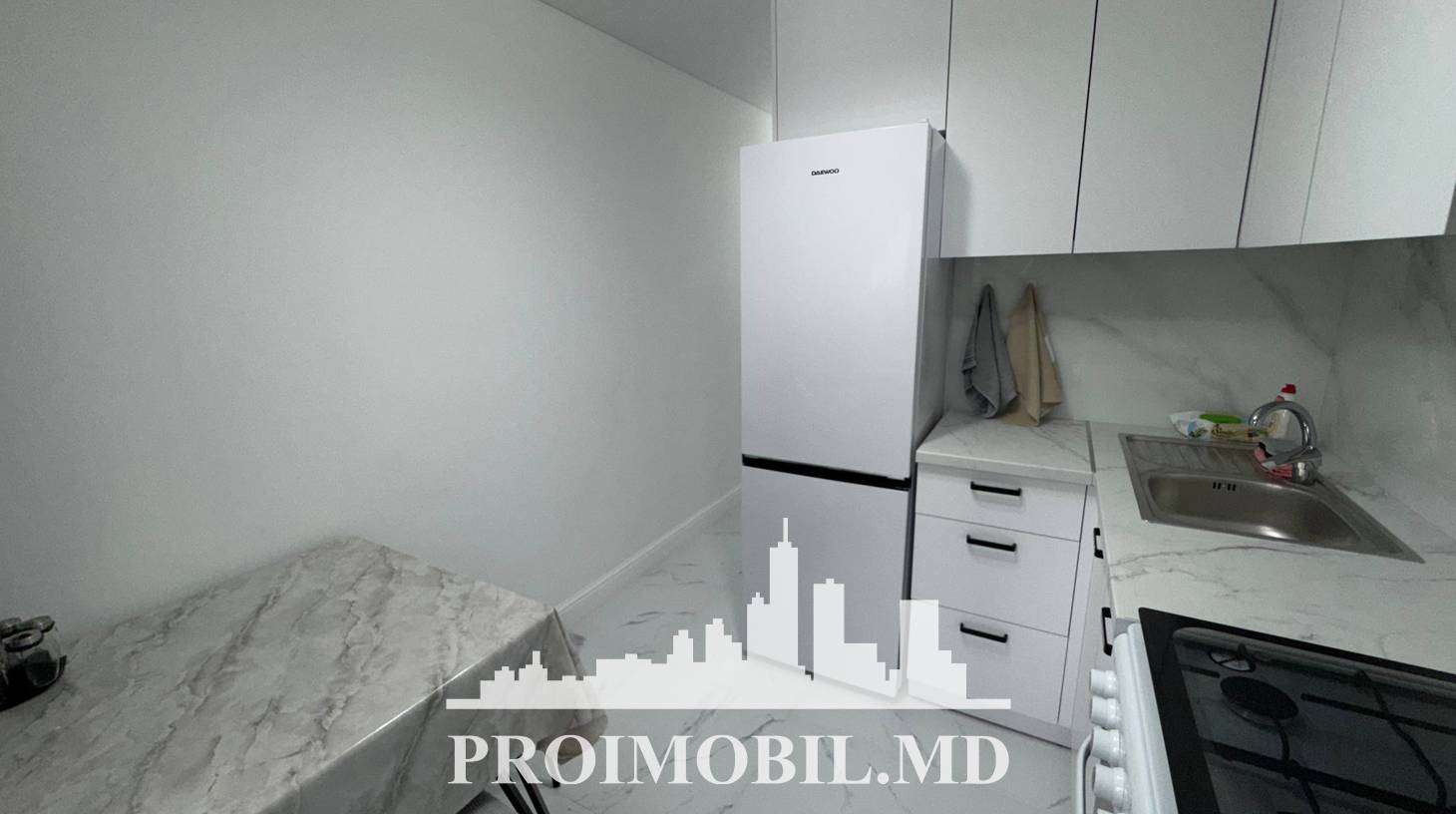 https://images.proimobil.md/fvka79_1l2XsNqPQIaqdJTw5Ez8NIE2IDQ7YywLGktY/watermark:0.75:so:0:30:0.39/resize:fill:1460:816:1/gravity:ce/bG9jYWw6Ly8vZXN0YXRlL2xyLzUyYTU5NTYxLTVhZWEtNGZlYy05ODJkLTQ1MzYyYzRlZDEwYS5qcGVn