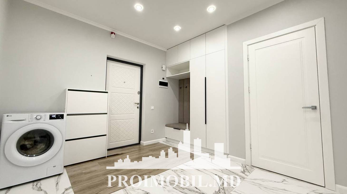 https://images.proimobil.md/fx2MMUys2gX2jJ_4Tmc_y_lAOn56tAbR1AfqXXu9sO0/watermark:0.75:so:0:30:0.39/resize:fill:1460:816:1/gravity:ce/bG9jYWw6Ly8vZXN0YXRlL2xyLzE4MzQ5M2ZmLTM4MjgtNDU4YS05ZTg3LWViZDJkMzVhYTBlNy5qcGVn