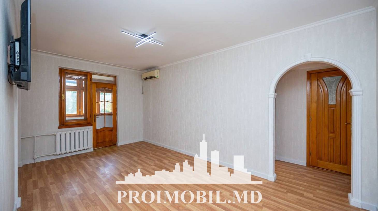 https://images.proimobil.md/fztC7Zj9oyYIyT1lrjA4ZEBETlNQBS5sl84VRoQsMFE/watermark:0.75:so:0:30:0.39/resize:fill:1460:816:1/gravity:ce/bG9jYWw6Ly8vZXN0YXRlL2xyL2I5YzY0MTAxLWZmZGUtNDdmNC1hN2NhLTYyNWI1NzY2YjVhNy5qcGVn