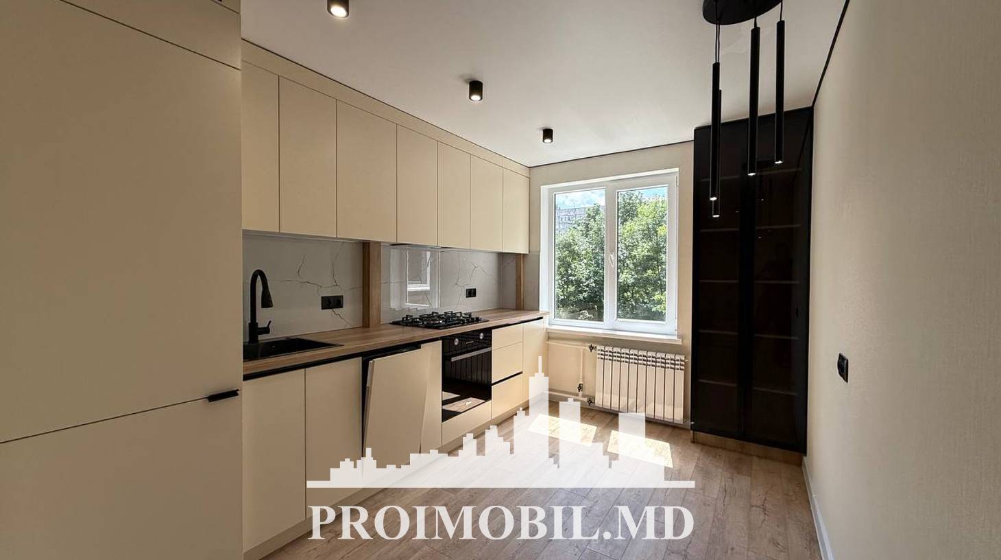 https://images.proimobil.md/g1GY1t4kmn3t5z3wCl5vYpwL4RpQPmheWu8kEHdI43s/watermark:0.75:so:0:30:0.39/resize:fill:1460:816:1/gravity:ce/bG9jYWw6Ly8vZXN0YXRlL2xyL2MyMmIzMWI4LTFjNWItNDRmZi1iZTZjLTY4YzExZWMyNjhjMC5qcGVn