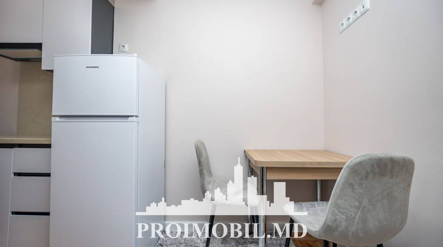 https://images.proimobil.md/g1_7TlPualQZKPB0oxBJ_Cq5r9YKSPClXmXeNTHvTjo/watermark:0.75:so:0:30:0.39/resize:fill:1460:816:1/gravity:ce/bG9jYWw6Ly8vZXN0YXRlL2xyLzNmZGJmM2UzLTNhYjQtNGU4YS05MzRmLWQ4NzJiZTBkNjIzYy5qcGVn