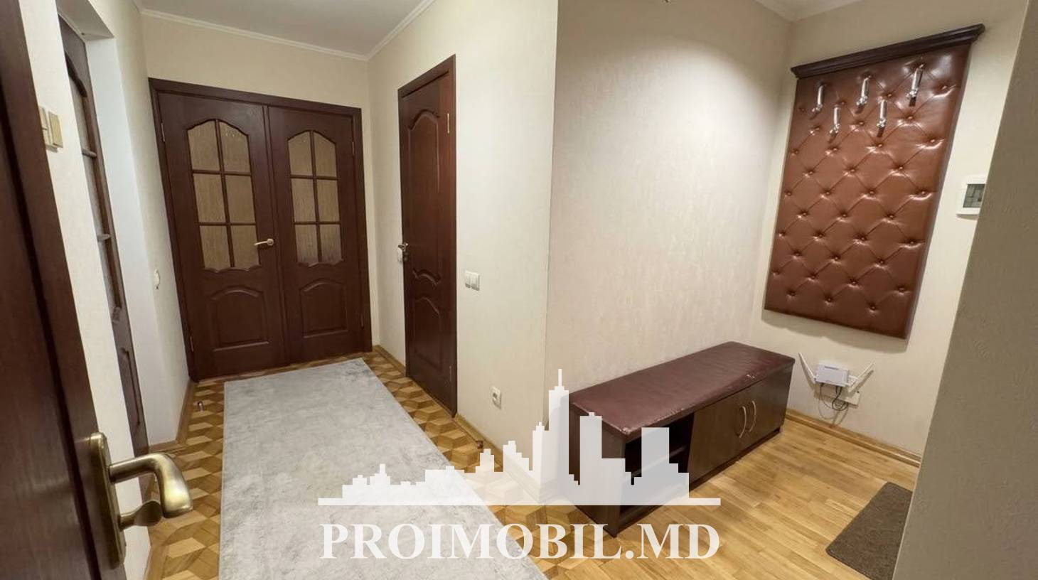 https://images.proimobil.md/g2-8HTUgjuGI66oSqefQsxR31ESWEVJU98NRgUrQkMU/watermark:0.75:so:0:30:0.39/resize:fill:1460:816:1/gravity:ce/bG9jYWw6Ly8vZXN0YXRlL2xyLzcxYWFhMDM5LWUwNjItNGJlZi04ZTcwLWY5NGYzNjk1NThiZi5qcGVn