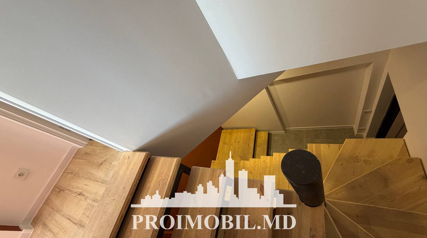 https://images.proimobil.md/g2OGQ4VcgC95oU60rRDgFtqB7wDnbZgGQWmNSPYCIuQ/watermark:0.75:so:0:30:0.39/resize:fill:1460:816:1/gravity:ce/bG9jYWw6Ly8vZXN0YXRlL2xyL2NmM2FmN2Y5LTk0NGYtNDA1Ny05YWYxLWIxMzBmNWYxYWIyYi5qcGVn