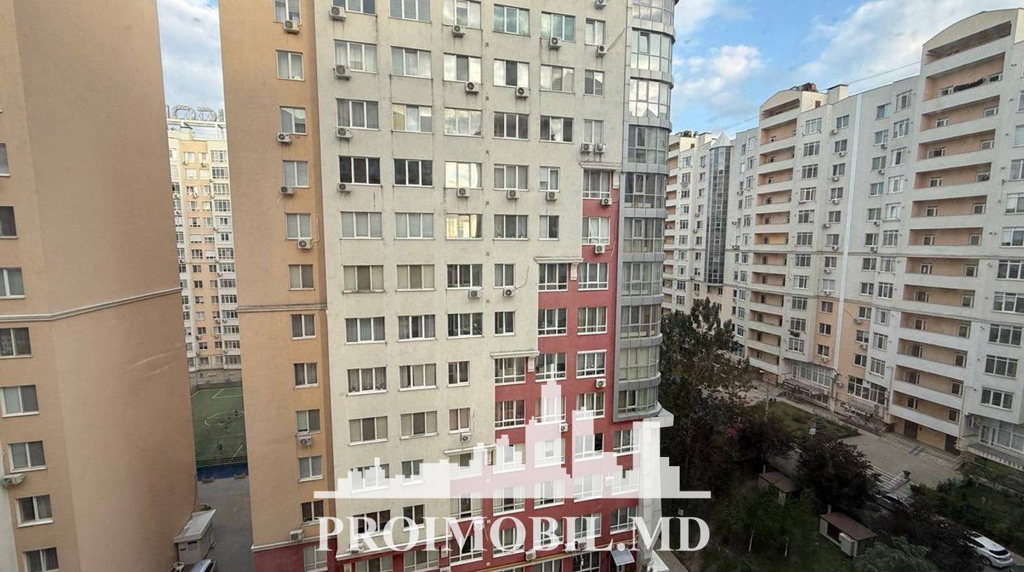 https://images.proimobil.md/g3O7UJsMXz5EvX2Y-lbEeEEqRWOCM1VaIeL2Hsq3SQo/watermark:0.75:so:0:30:0.39/resize:fill:1460:816:1/gravity:ce/bG9jYWw6Ly8vZXN0YXRlL2xyLzkyMDE3MGQ4LWNmZjYtNGViMy05MzEwLTBkYmI5ZjRkYzYwZS5qcGVn