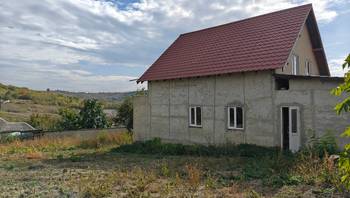 https://images.proimobil.md/g3YT8ZbKxjuPaIczlq1KniyVFluEISz3E23Vie59meg/resize:fill:350:198:1/gravity:ce/bG9jYWw6Ly8vZXN0YXRlL2xyLzc4ODVjMWFjLTAzMDUtNDkwYS05NTJjLThiNzM3NTU1YTczNi5qcGVn