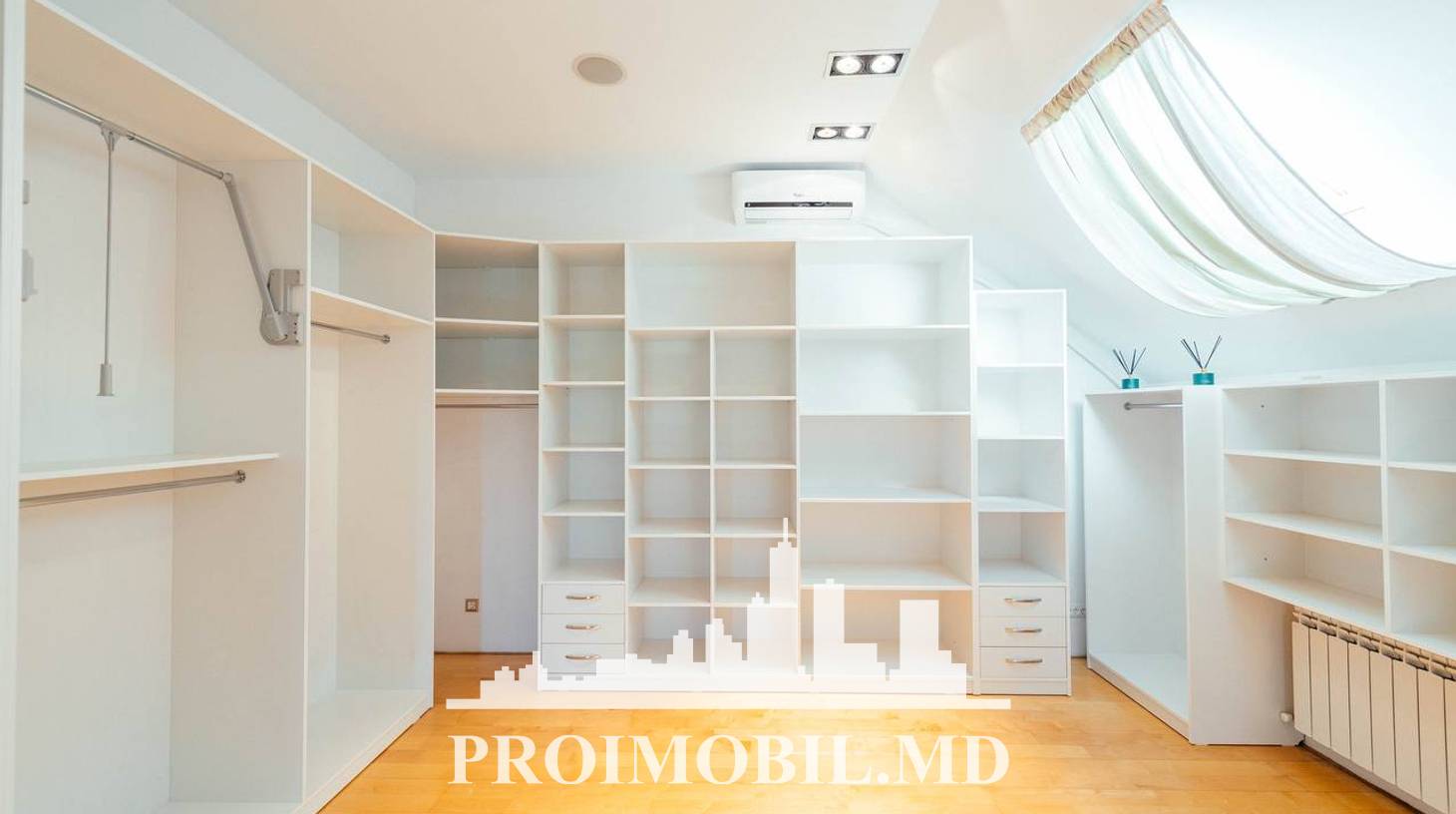 https://images.proimobil.md/g5Pkvi073e50l2lrK-YiVCUoof3N6bYuqBYPioi47hQ/watermark:0.75:so:0:30:0.39/resize:fill:1460:816:1/gravity:ce/bG9jYWw6Ly8vZXN0YXRlL2xyL2FkZjY1ZTJhLWEzMDYtNDI0Yy05YjlmLTE5NTY4MTAxMTdiYi5qcGVn