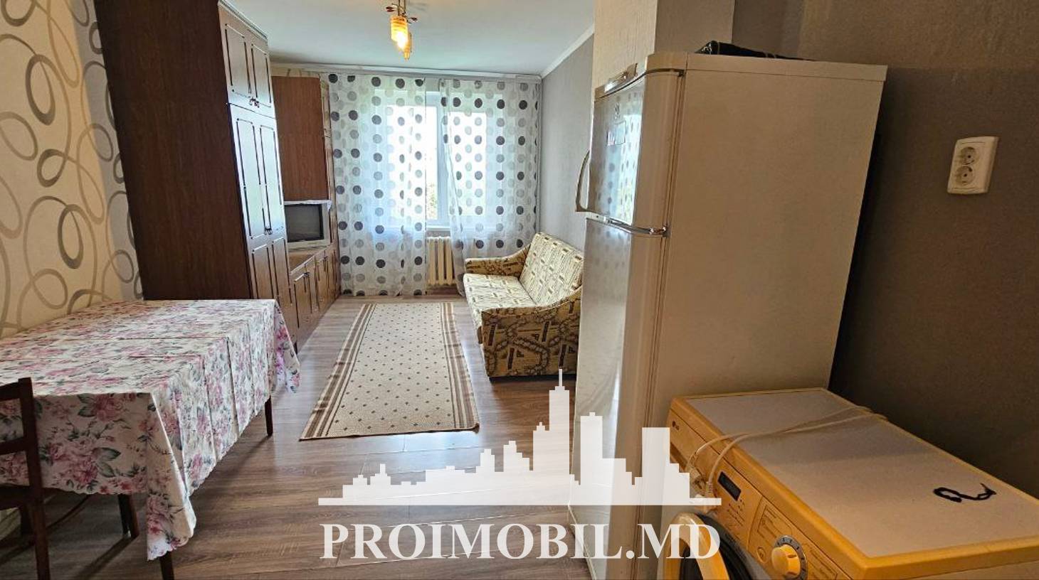 https://images.proimobil.md/g8zqBNYt4k6C505pNRlNF_c1xFIjIuLoWdE8B248I8w/watermark:0.75:so:0:30:0.39/resize:fill:1460:816:1/gravity:ce/bG9jYWw6Ly8vZXN0YXRlL2xyLzZhNTQ5YTVjLWVjNzMtNGRhOS05ODgxLWE4ODQyZWQ5MWMwMi5qcGVn