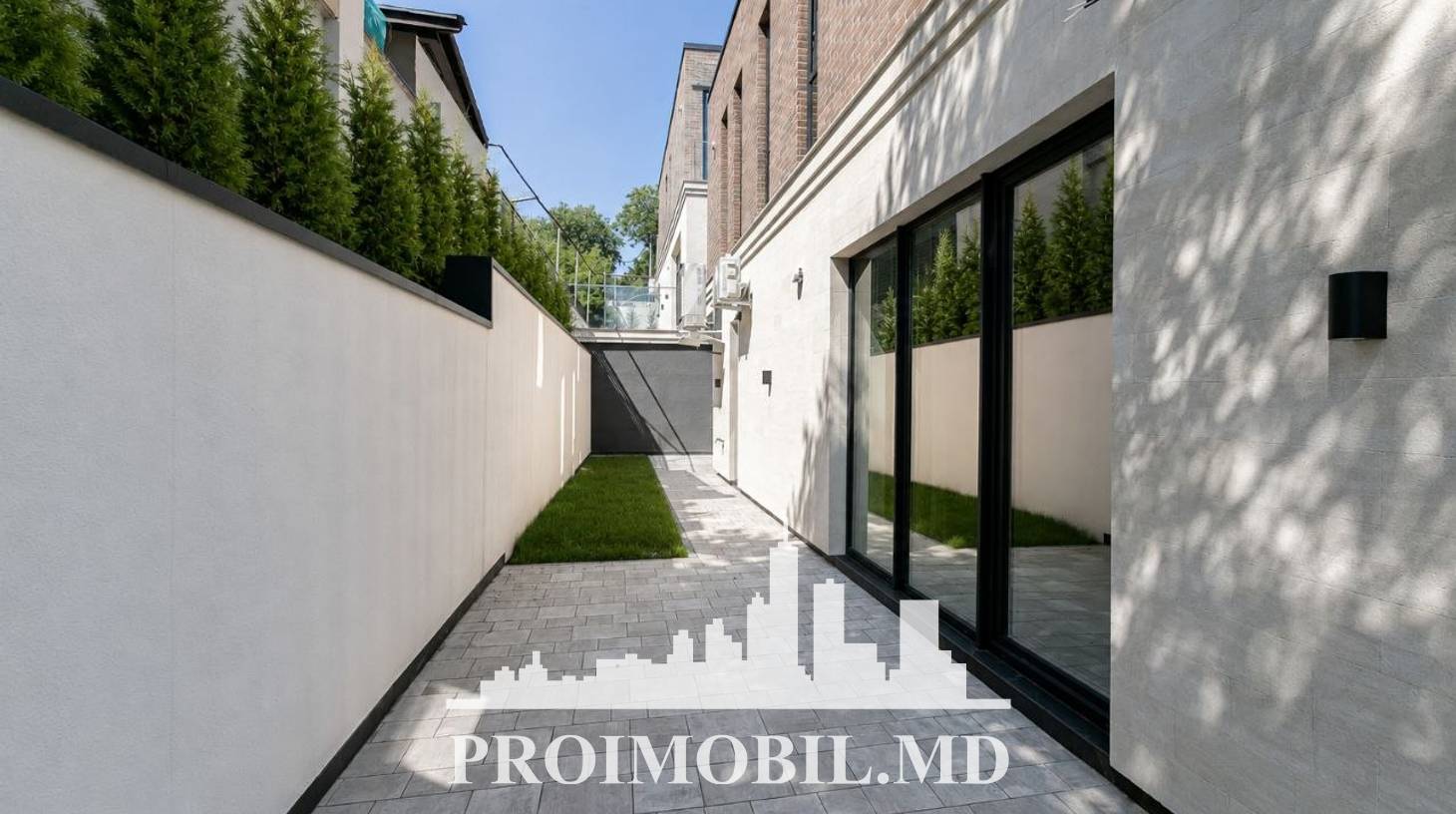 https://images.proimobil.md/g9a6I-M1p6Su9VWKJRlEmvN03yDOesBOPN42xrsQvVc/watermark:0.75:so:0:30:0.39/resize:fill:1460:816:1/gravity:ce/bG9jYWw6Ly8vZXN0YXRlL2xyLzJlNmU1ZWJlLTNlNTMtNGE1Yy1iZjZjLTc1OWVjZGU3ODUxMC5qcGVn