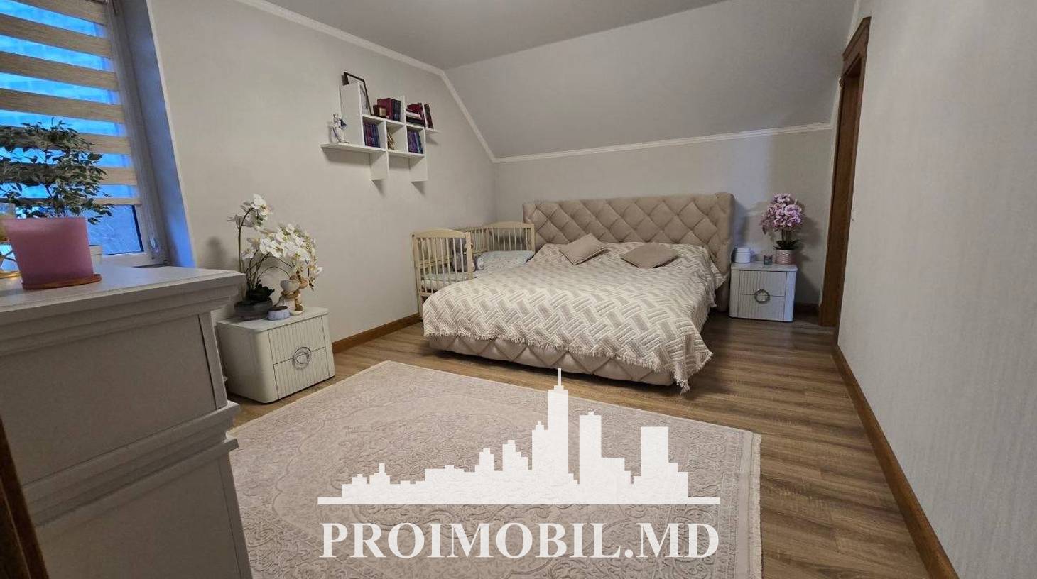 https://images.proimobil.md/gB5XuzVhQKPvrPcIYI0hXoZbEUWQXpjkcpqQ54_rUTs/watermark:0.75:so:0:30:0.39/resize:fill:1460:816:1/gravity:ce/bG9jYWw6Ly8vZXN0YXRlL2xyL2ZjYjEzYThlLTFkNGUtNDY5OS05ZGEwLWY0YzM4YjU1YmFkZi5qcGVn