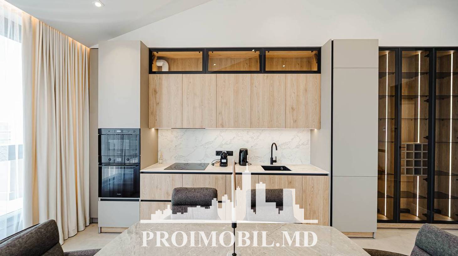 https://images.proimobil.md/gFxEEK0cH-4WpfHrz5BwSt9M8nvZN1uigr065oO8l2c/watermark:0.75:so:0:30:0.39/resize:fill:1460:816:1/gravity:ce/bG9jYWw6Ly8vZXN0YXRlL2xyL2VkNmFhNWZlLTZhNmItNDlhMi1hMmU1LWZkMGUzNmQ4MmIyZS5qcGVn