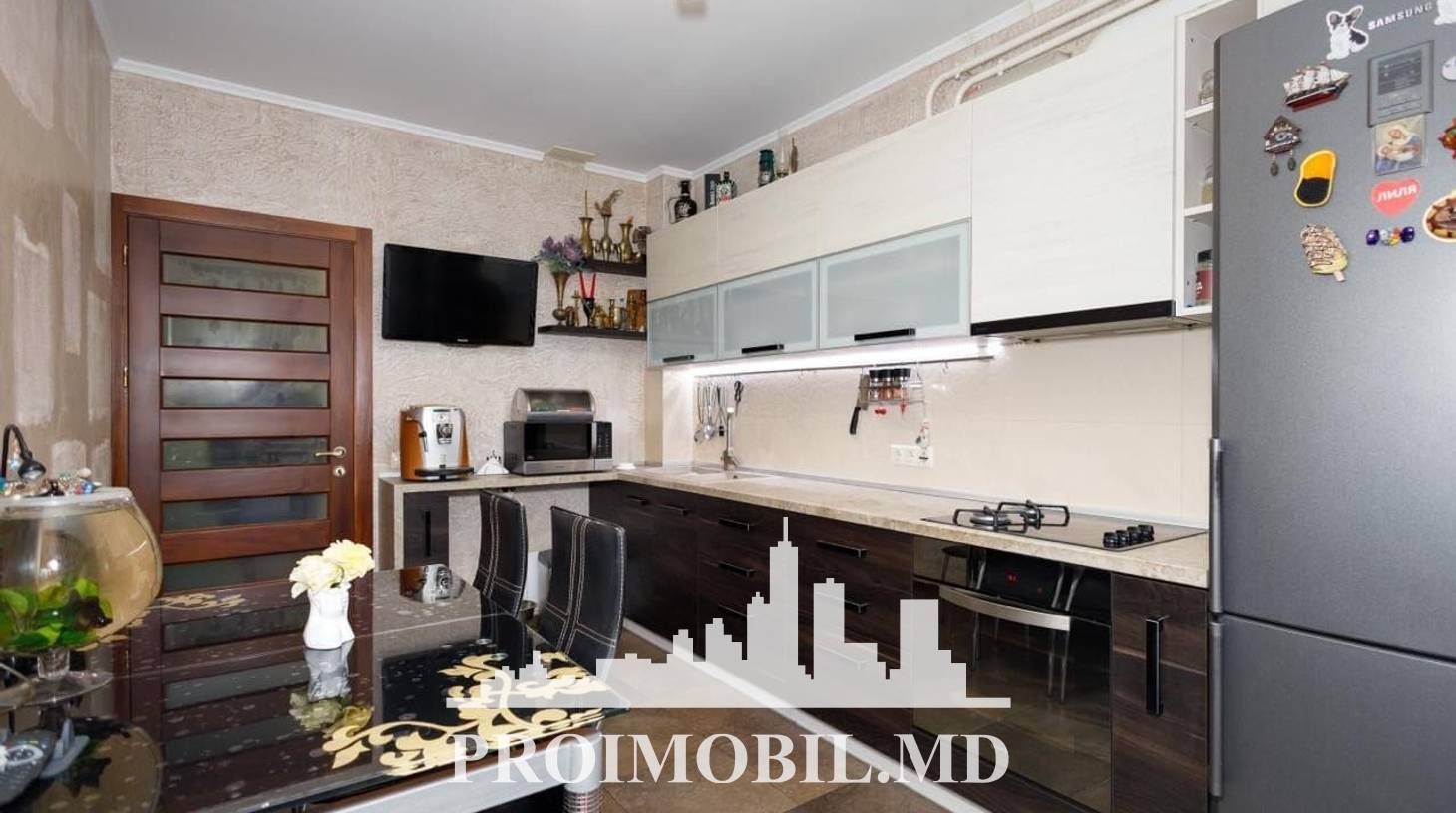 https://images.proimobil.md/gIihVroq1kIjSCcKFv7BS19QIvEMpPHG_FDwQ5dRGHs/watermark:0.75:so:0:30:0.39/resize:fill:1460:816:1/gravity:ce/bG9jYWw6Ly8vZXN0YXRlL2xyLzIzYjkzZDMzLTcyNTUtNGNkOS04NzUwLTE5OGM2MmU5ODNhZC5qcGVn