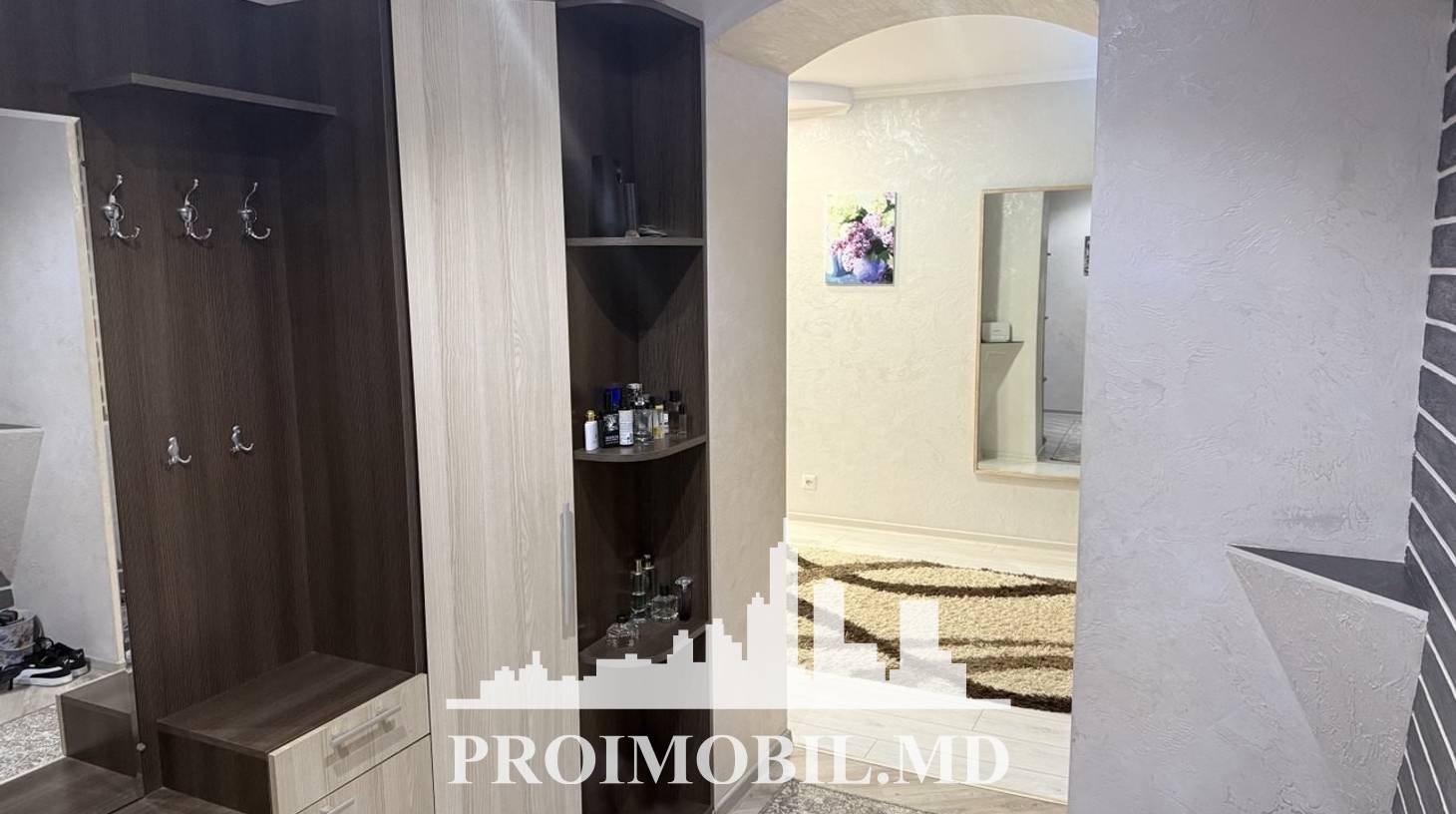 https://images.proimobil.md/gKjnWojI22dRwRV00nLJo2zPTgYJ0dt8mSafcvRA5H0/watermark:0.75:so:0:30:0.39/resize:fill:1460:816:1/gravity:ce/bG9jYWw6Ly8vZXN0YXRlL2xyL2RiNmYyNzdkLTkyMWItNDE0NC04NWI3LTJkZTdhNWJiNWVmYi5qcGVn