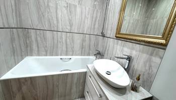 https://images.proimobil.md/gOfMsAPIoSglRW_lx2kYEimexzBOmg8tRNQ2sHvogug/resize:fill:350:198:1/gravity:ce/bG9jYWw6Ly8vZXN0YXRlL2xyLzJjOWE5N2E0LTQ0NGYtNGY3YS05YTM0LTA1ZWJkZTRmNjkyZC5qcGVn
