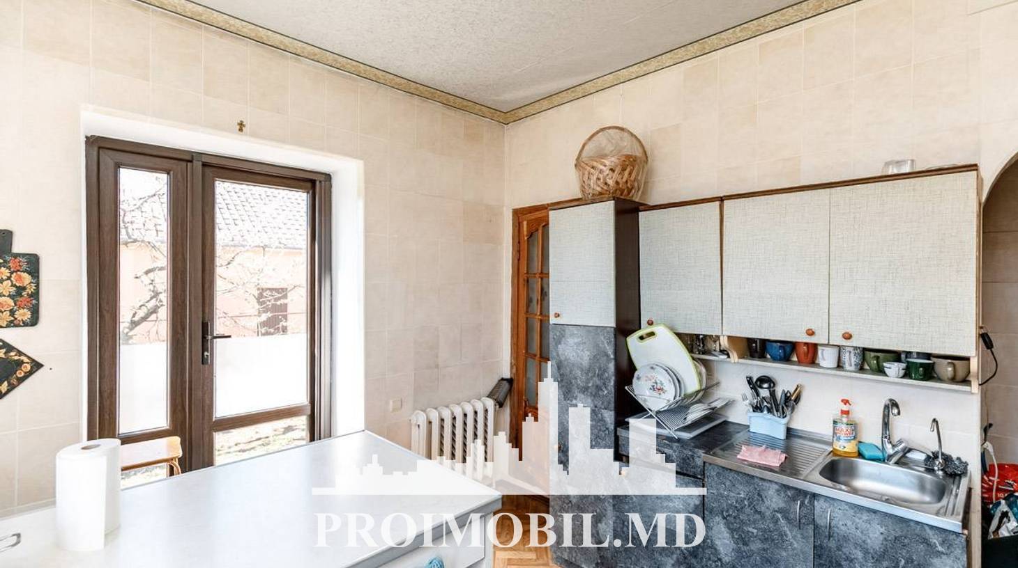 https://images.proimobil.md/gPg0hLeNMz4m58yOxXV8WLLGEe1t1DxfOaRS6gKpQBw/watermark:0.75:so:0:30:0.39/resize:fill:1460:816:1/gravity:ce/bG9jYWw6Ly8vZXN0YXRlL2xyLzgyZmUyMjI0LWM3NjktNGU1MC04Yzc2LTFjNWVhMTA1ZWZkZS5qcGVn