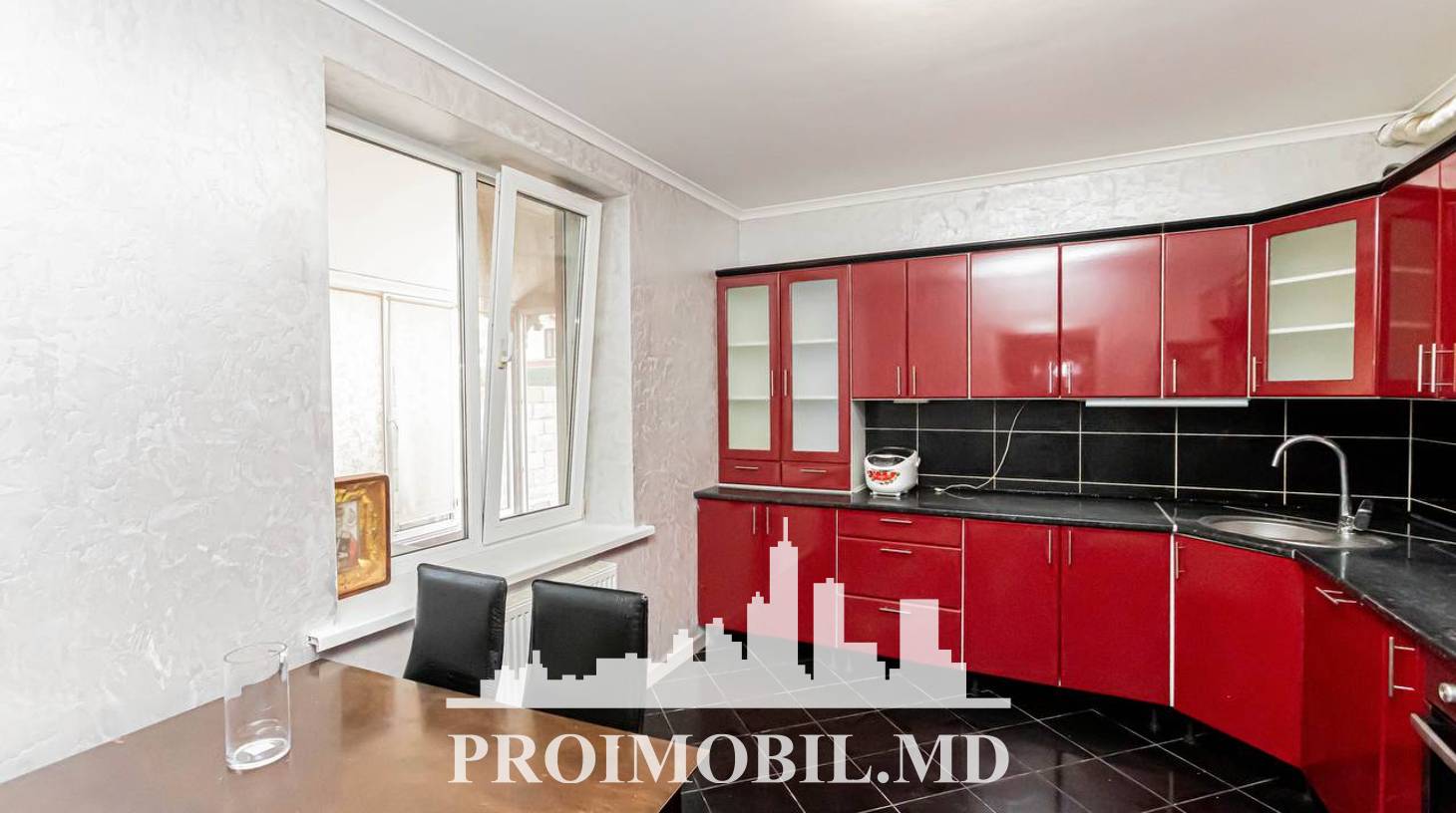 https://images.proimobil.md/gR0aEPOSxtyOzOiehLmgd9Dq5C0Hv48K0Ny5Lxc330o/watermark:0.75:so:0:30:0.39/resize:fill:1460:816:1/gravity:ce/bG9jYWw6Ly8vZXN0YXRlL2xyLzZhYzFhOTU0LTVmNzAtNDg3NS04YmIyLWFiNjFkNDQ1NWU1Ny5qcGVn