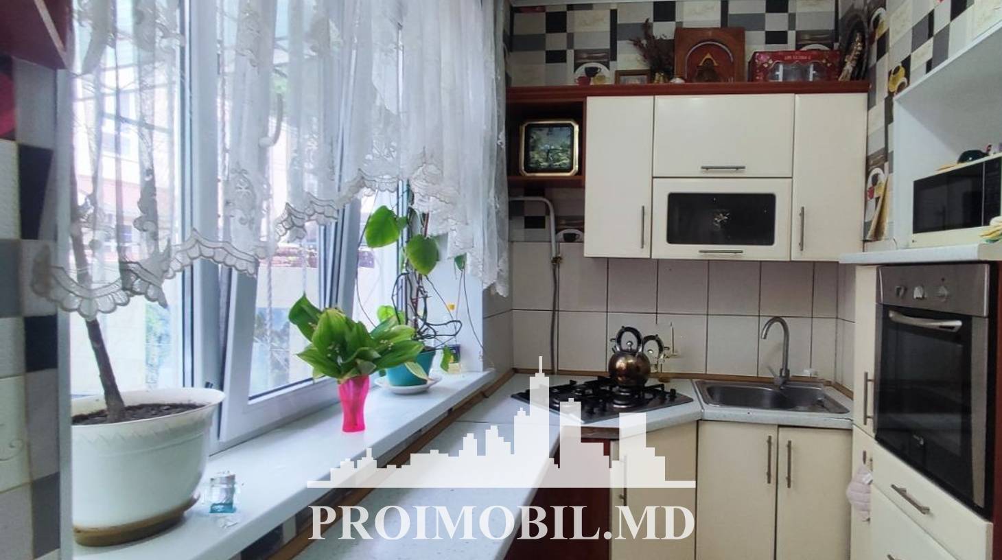 https://images.proimobil.md/gRwlq9aVmLgDikGb-gSCAiOPNcMjdJP7i5cBWhujPpo/watermark:0.75:so:0:30:0.39/resize:fill:1460:816:1/gravity:ce/bG9jYWw6Ly8vZXN0YXRlL2xyL2M2MjljZTAzLWNhZjMtNGVhOS1iZTJlLWNiNDExOTAzNjg2YS5qcGVn