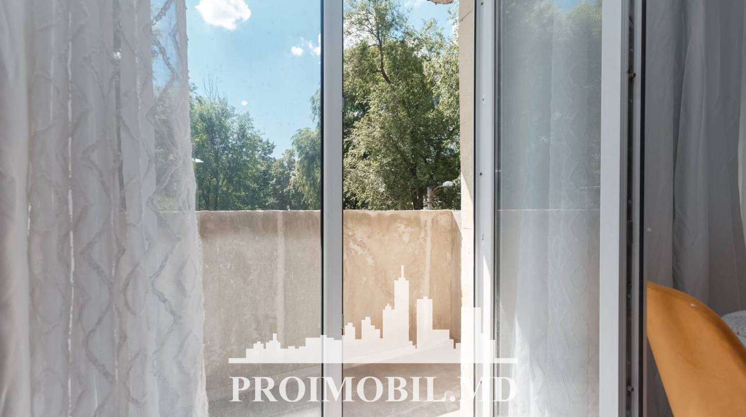 https://images.proimobil.md/gUT5VwY79J0-53mZ1b2lZj9Z91pBCLJNg38CTAvD04E/watermark:0.75:so:0:30:0.39/resize:fill:1460:816:1/gravity:ce/bG9jYWw6Ly8vZXN0YXRlL2xyLzU5ZDY2MzRhLTZlMTYtNDkxYS05YWZhLTkwN2JlNmExZDg1MS5qcGVn