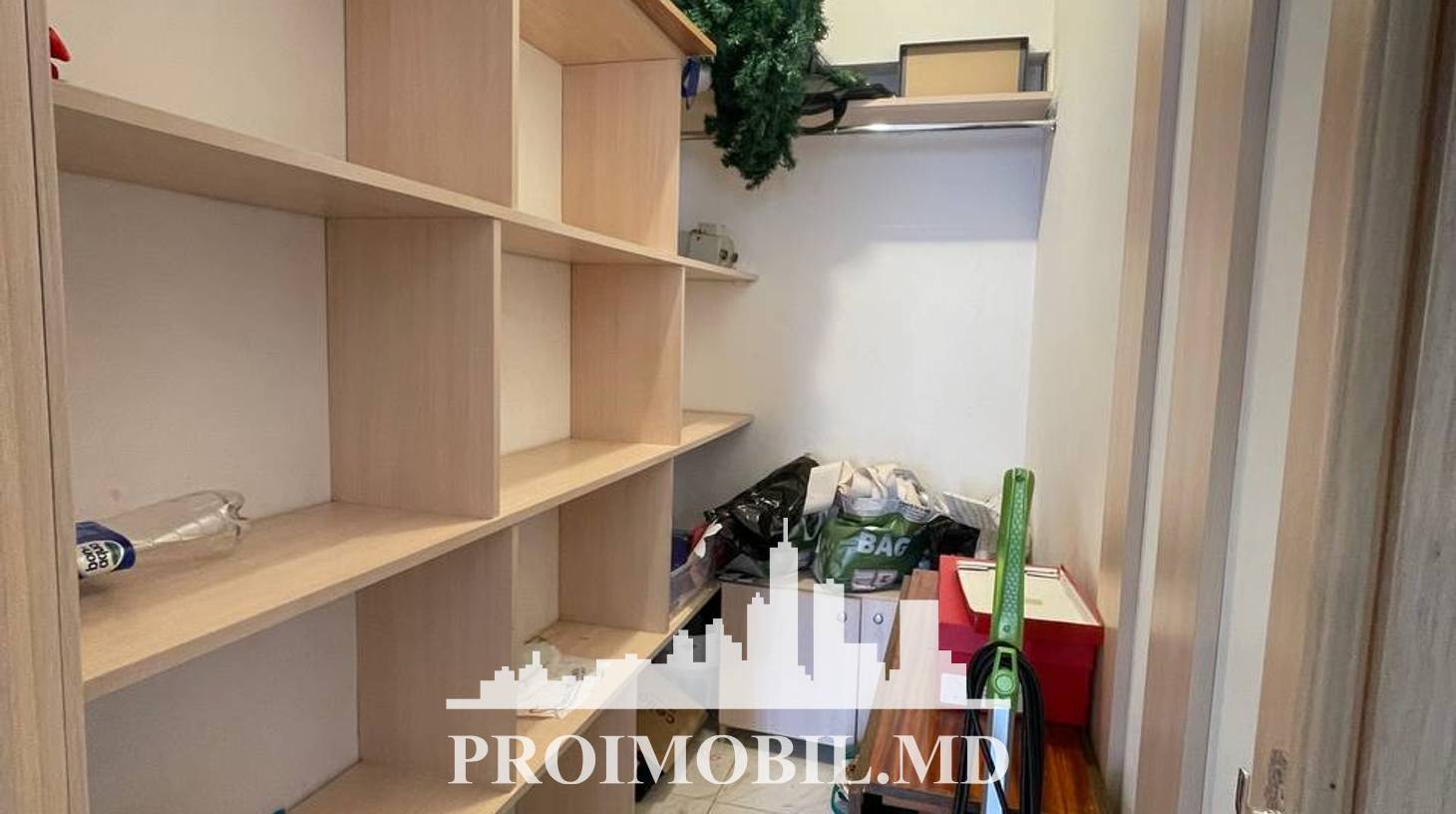 https://images.proimobil.md/gVigXDX9N4v2egkFIBjVb2Ic_oHXDMB8J-FqzV3zCTk/watermark:0.75:so:0:30:0.39/resize:fill:1460:816:1/gravity:ce/bG9jYWw6Ly8vZXN0YXRlL2xyLzQxNTY4OGRkLTYwMDQtNGM2Ni05YjE3LTU3MThlNmNiNjI5NC5qcGVn