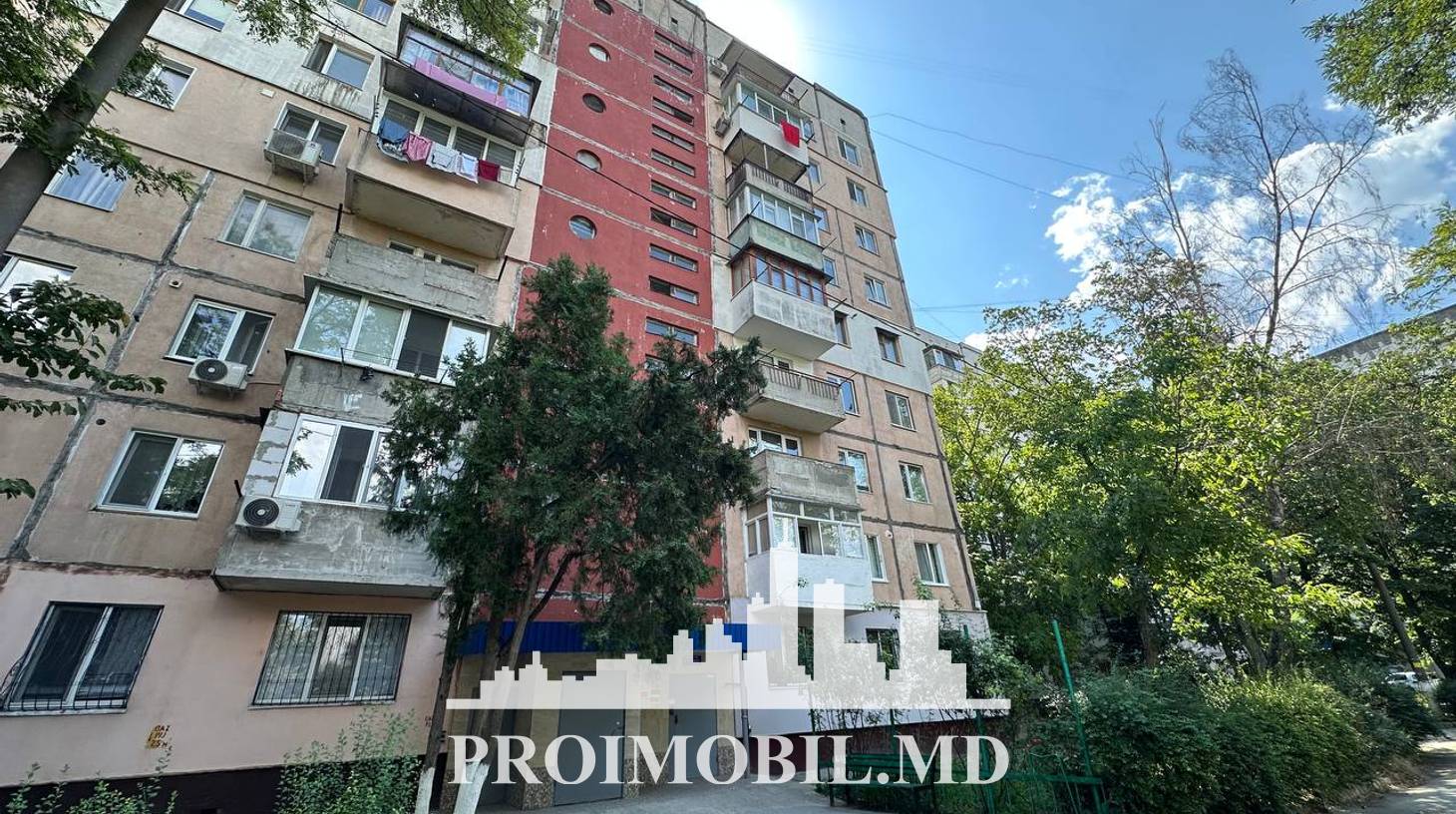 https://images.proimobil.md/gXGevcZ_ZtaUoKv86Wpv2kaMrJ4rPVEv5ULH5cXmpp0/watermark:0.75:so:0:30:0.39/resize:fill:1460:816:1/gravity:ce/bG9jYWw6Ly8vZXN0YXRlL2xyLzZhZmYyYWU0LTg0MzktNDZlNi1iZjRjLWIwNTNjNTU3MzE1NS5qcGVn