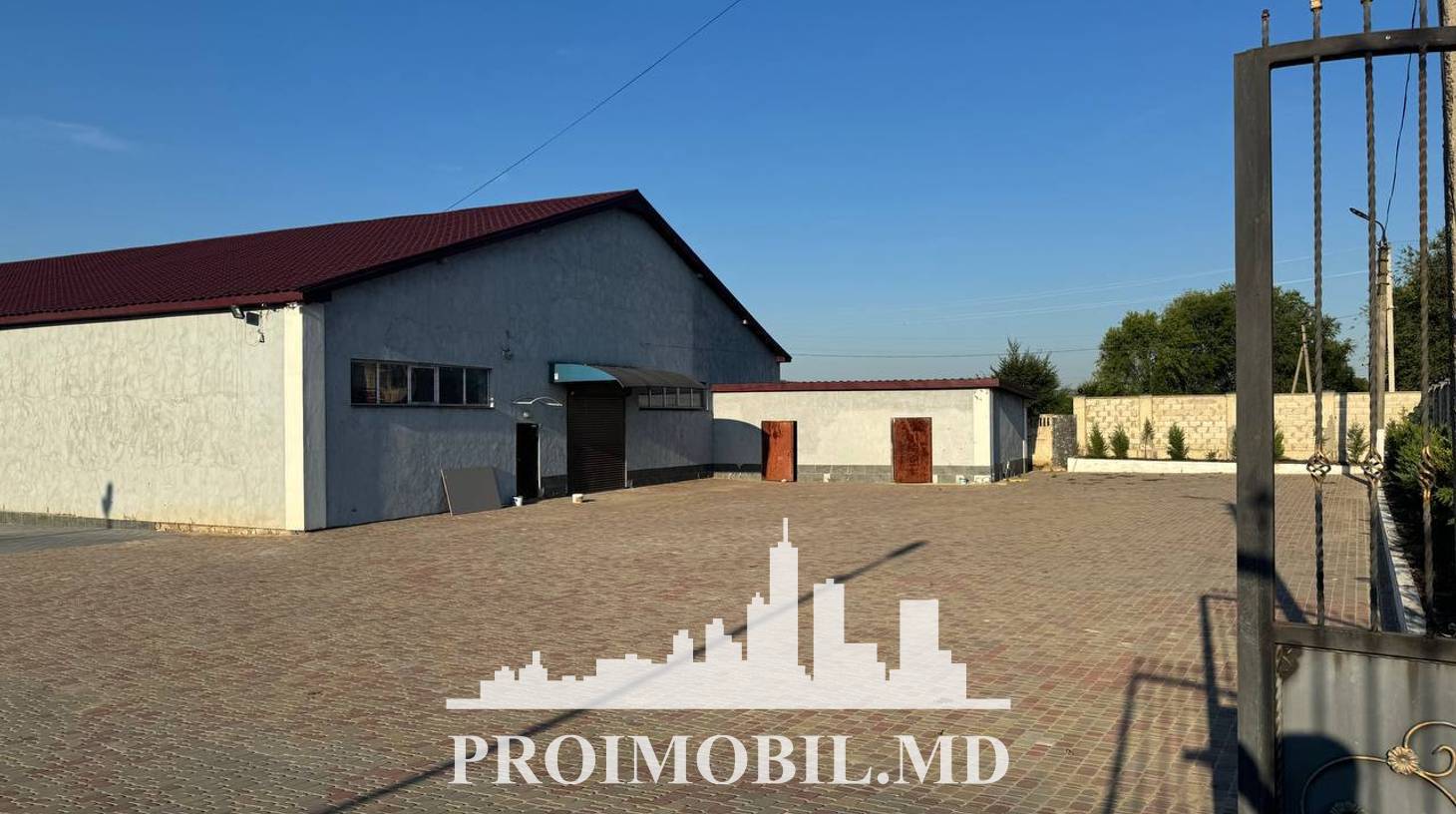 https://images.proimobil.md/gYRL98r4uZgd4WdaF08D0qI7Ic0e-ko5G6hvrlmRGJM/watermark:0.75:so:0:30:0.39/resize:fill:1460:816:1/gravity:ce/bG9jYWw6Ly8vZXN0YXRlL2xyLzBlMjQ2ODYxLTlhNDMtNDRkYy05NWMwLWZlY2YyYjRjYmJjYS5qcGVn