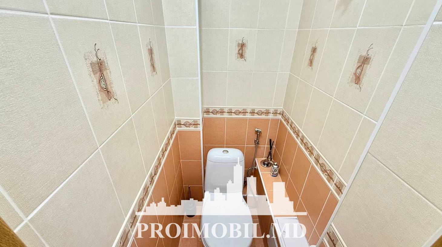 https://images.proimobil.md/gZWqWH2r7odrEA-l59x9GeCoA1ySPDf5Bjv36RPkT14/watermark:0.75:so:0:30:0.39/resize:fill:1460:816:1/gravity:ce/bG9jYWw6Ly8vZXN0YXRlL2xyLzAzYWUxMzkzLTk5ZmMtNDI4MC04YTUxLTA5NjJjOGE1ODQ4NS5qcGVn
